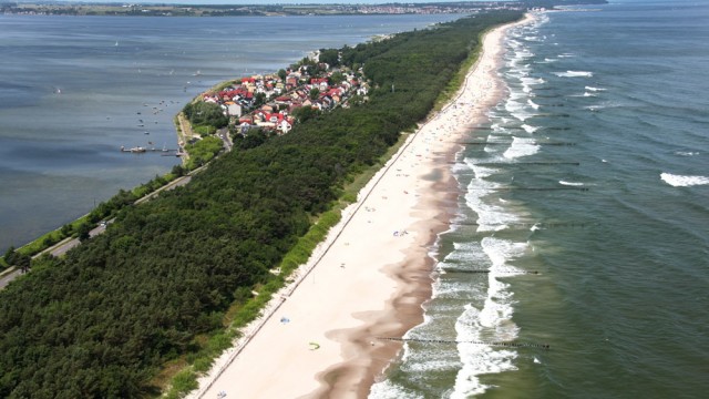 Foto lotnicze plaży w Chałupach