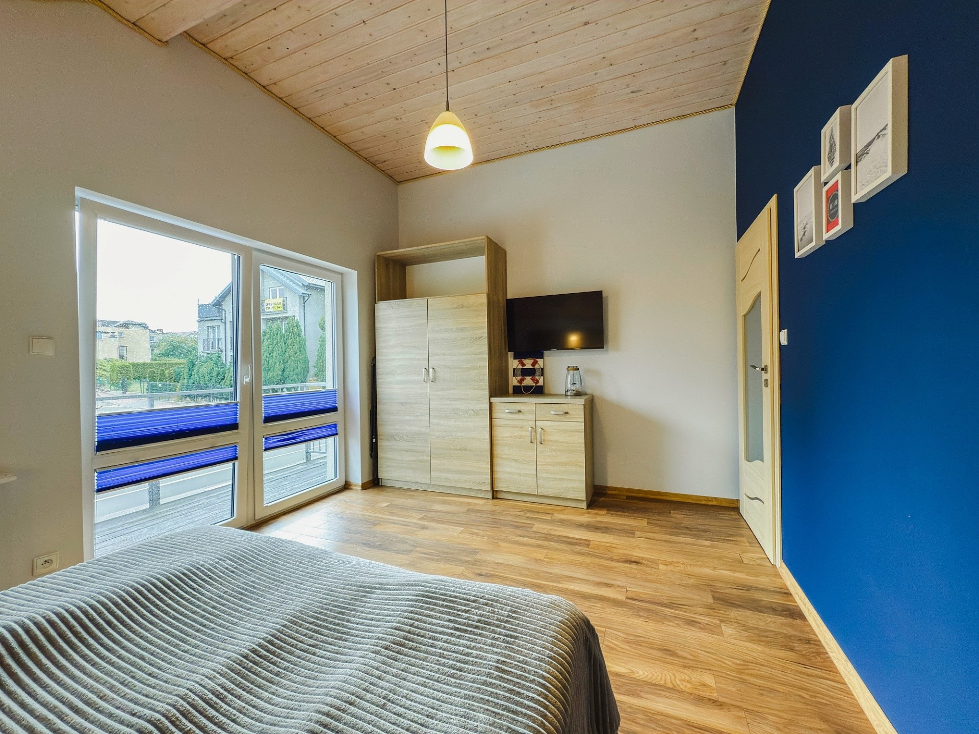 Sypielnia z balkonem