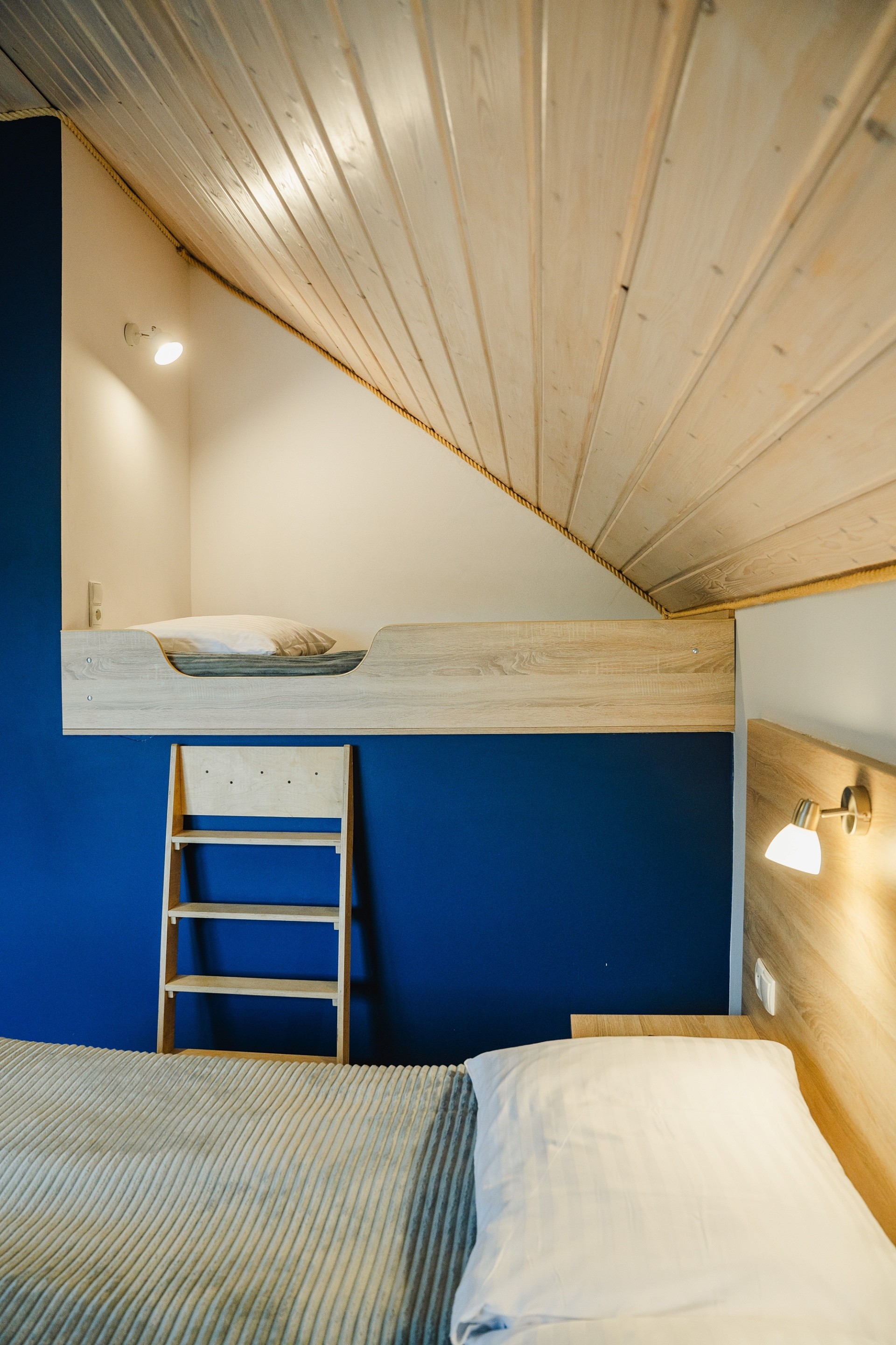 Sypielnia z balkonem