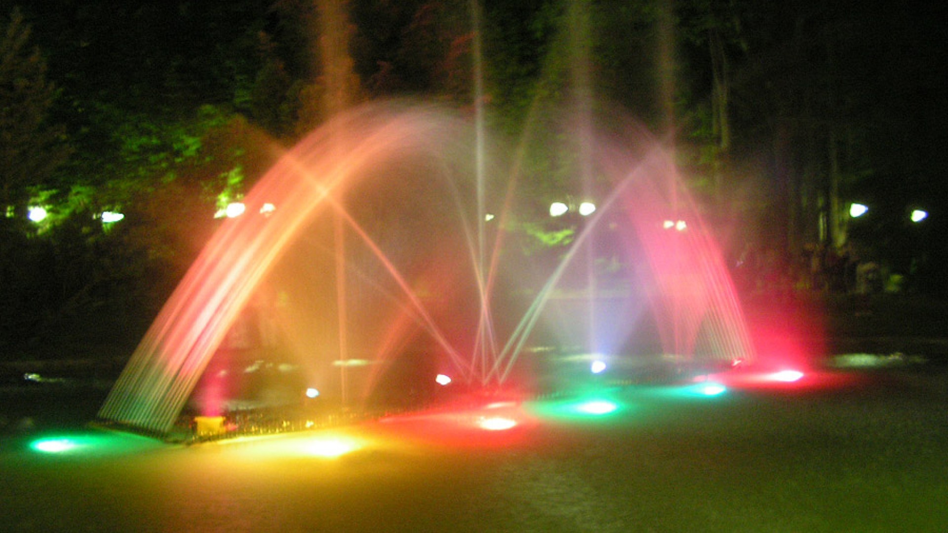 Kolorowa Fontanna w Polanicy-Zdroju - źródło: www.polanica.pl - 