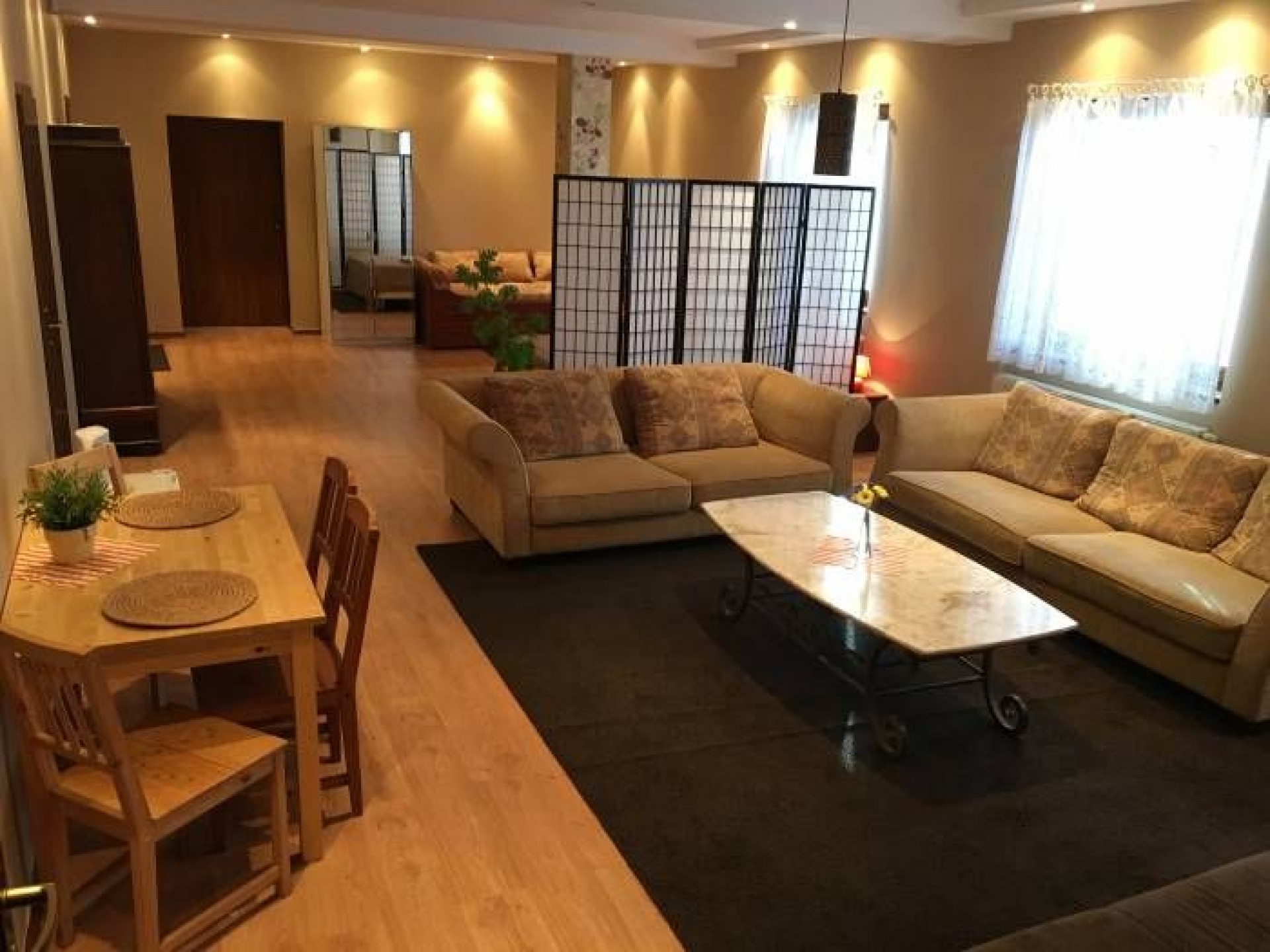 Pokoje i Apartamenty WITAJ