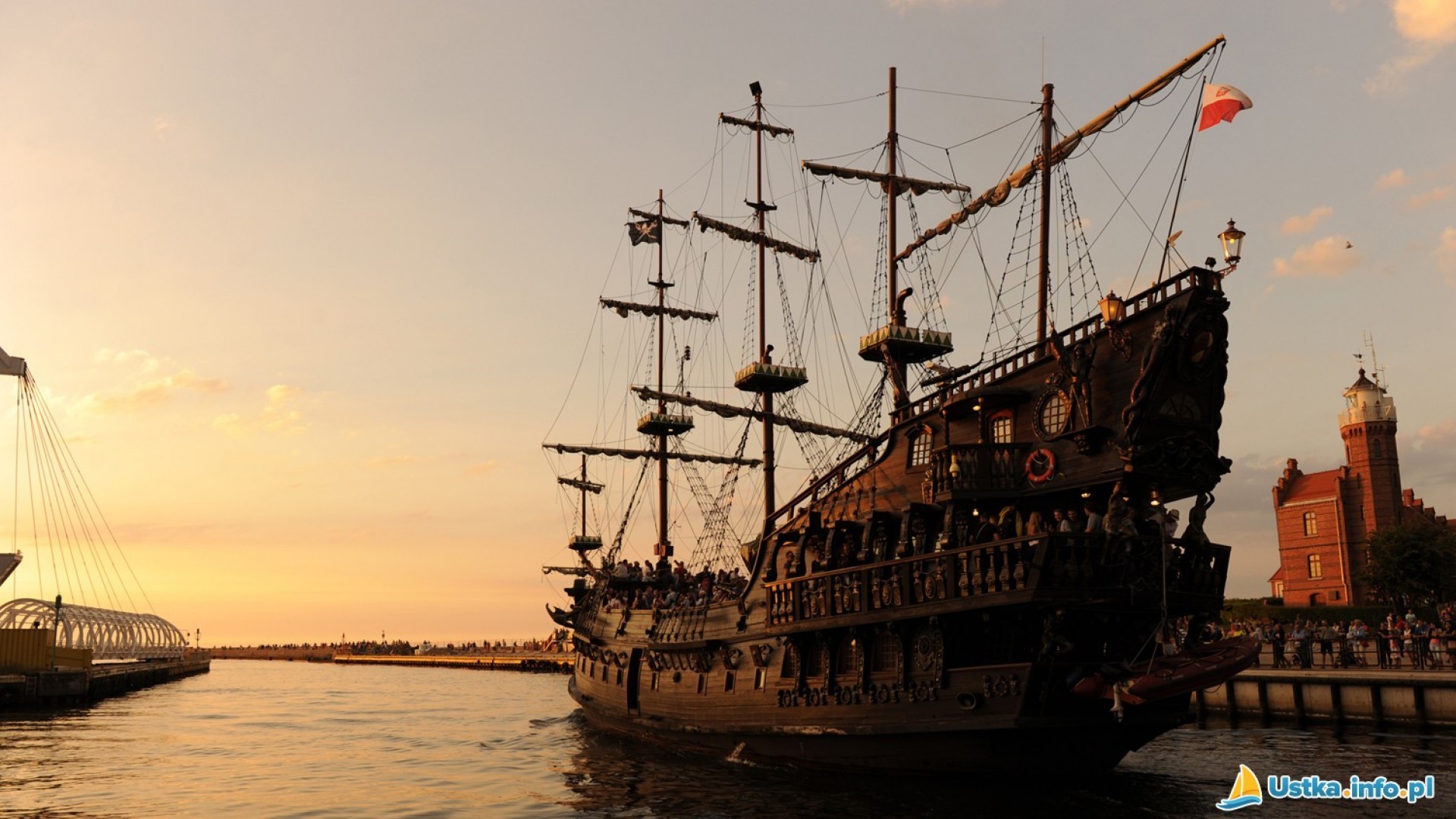 Statek wycieczkowy w Ustce