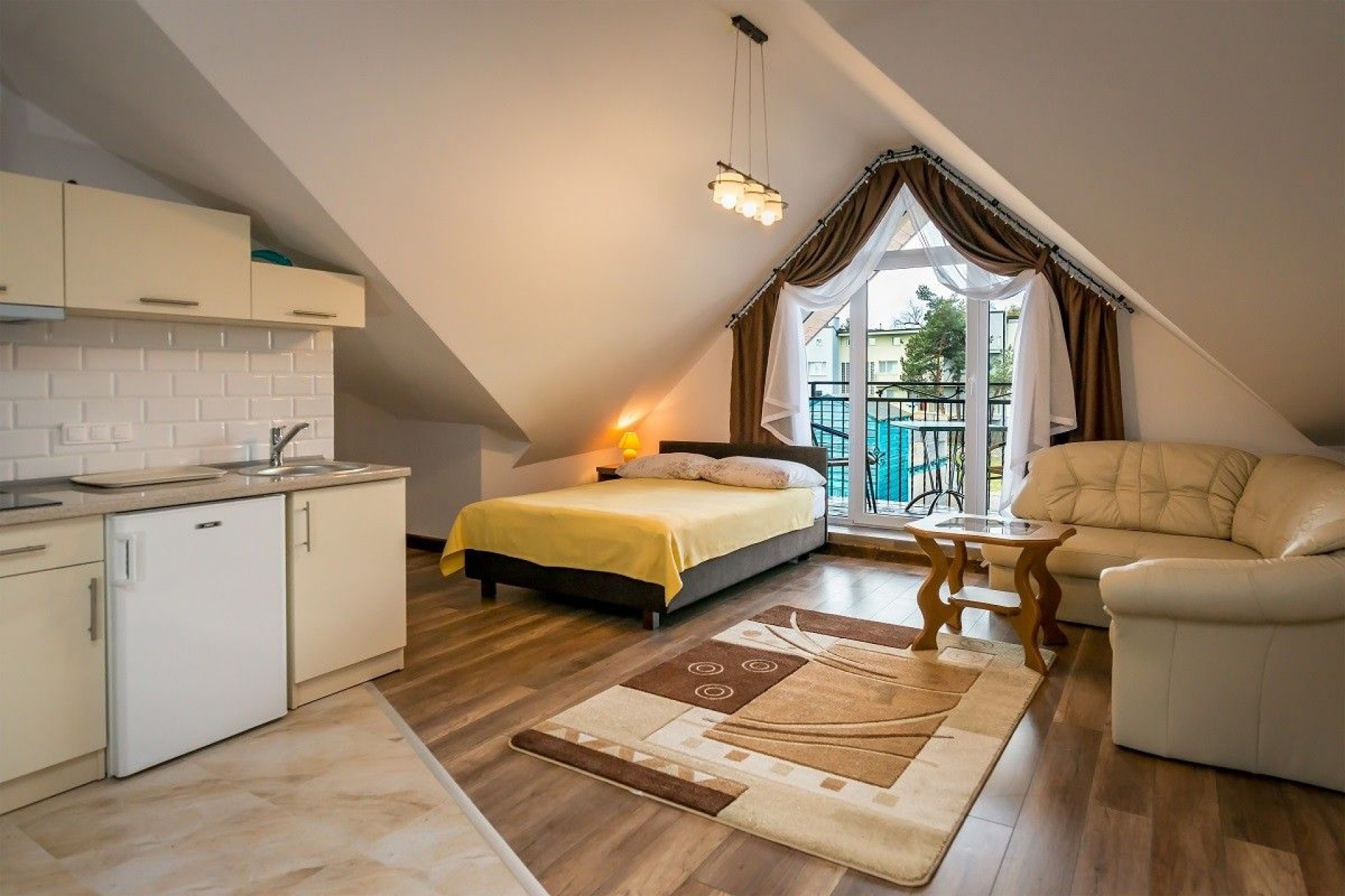 Pokoje i Apartamenty PODUCHA