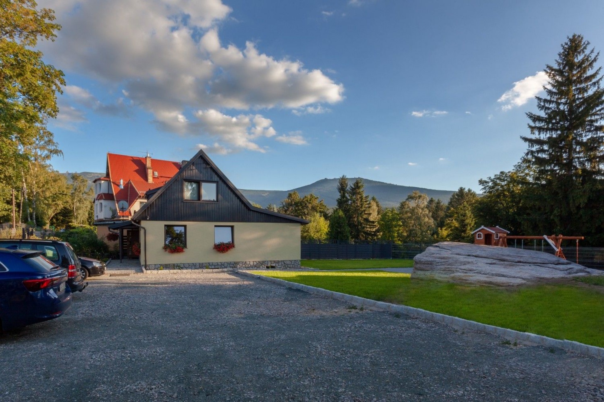 APARTAMENTY - POKOJE ARAMIKA