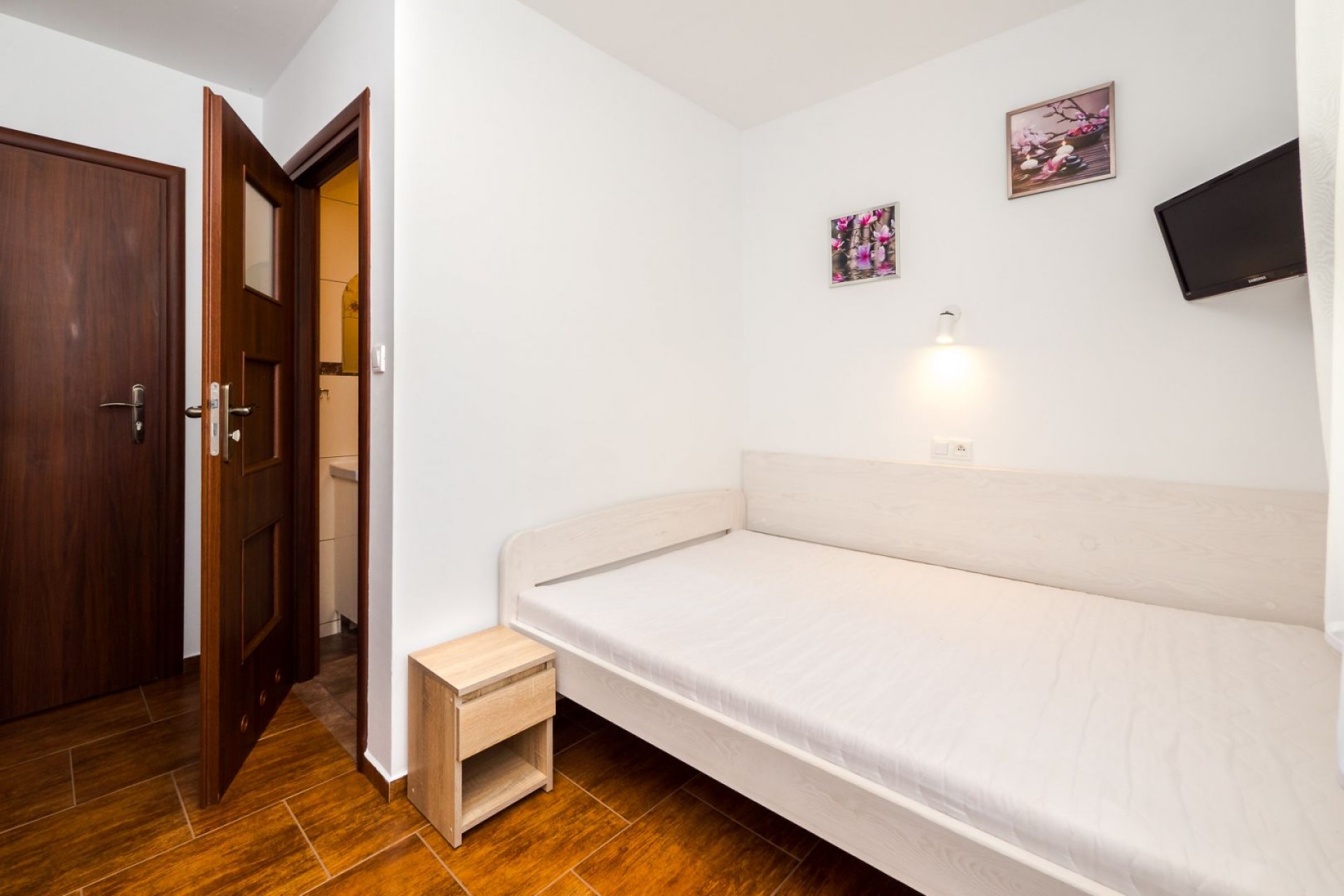 Pole Namiotowe i Pokoje U GIENIA