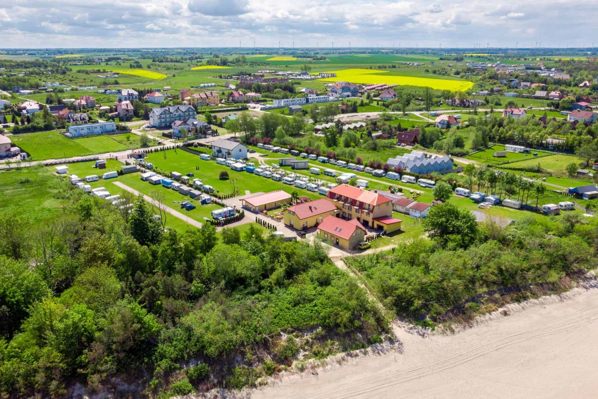 Pole Namiotowe i Pokoje U GIENIA