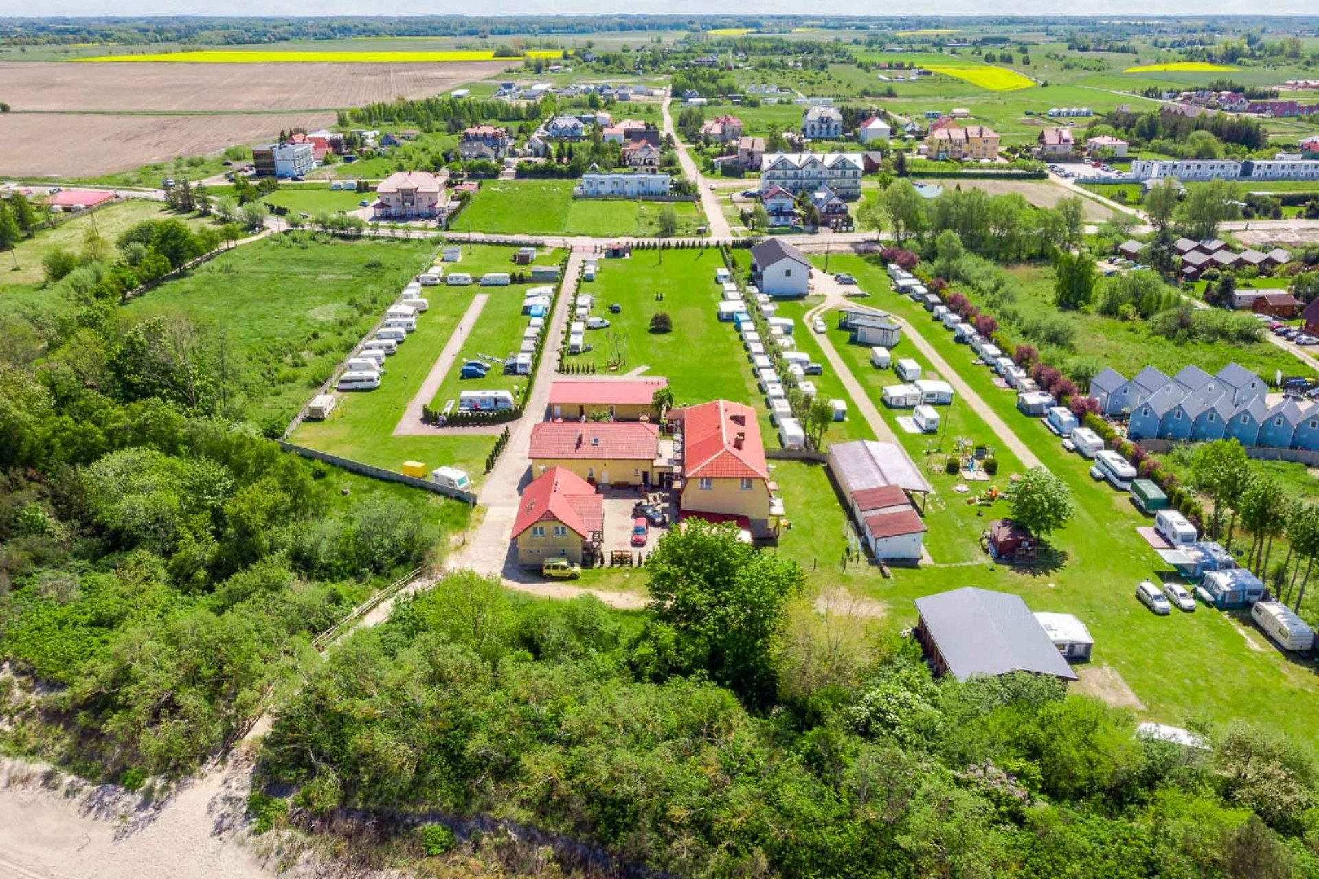 Pole Namiotowe i Pokoje U GIENIA