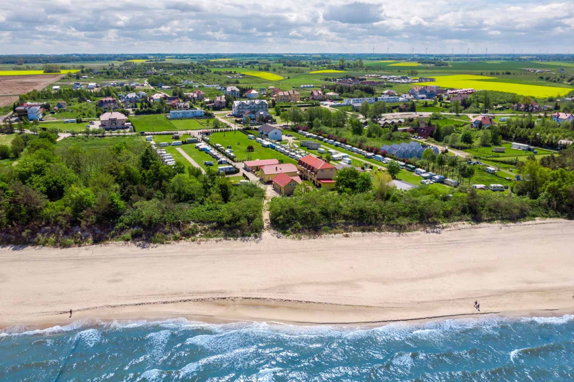 Pole Namiotowe i Pokoje U GIENIA