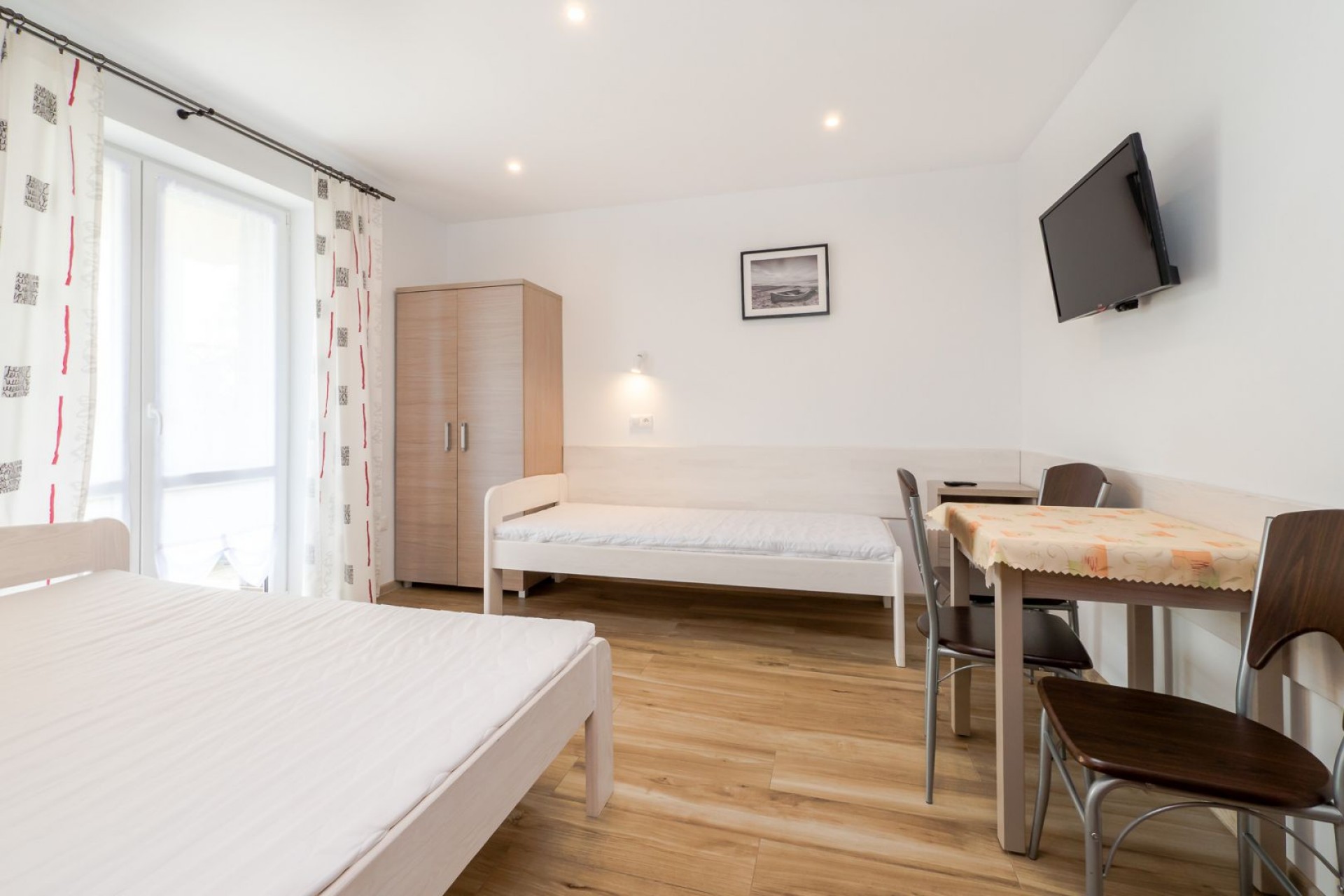 Pole Namiotowe i Pokoje U GIENIA