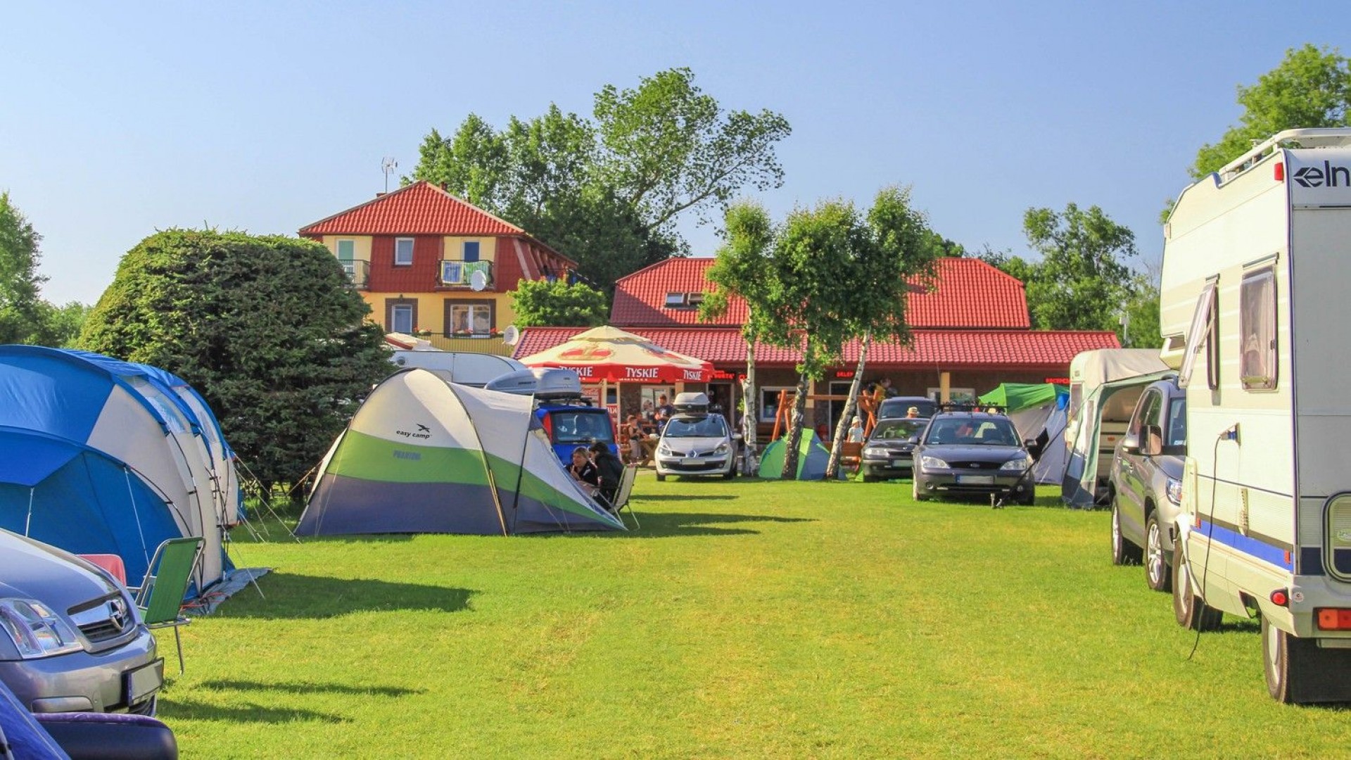 Pole Namiotowe i Pokoje U GIENIA