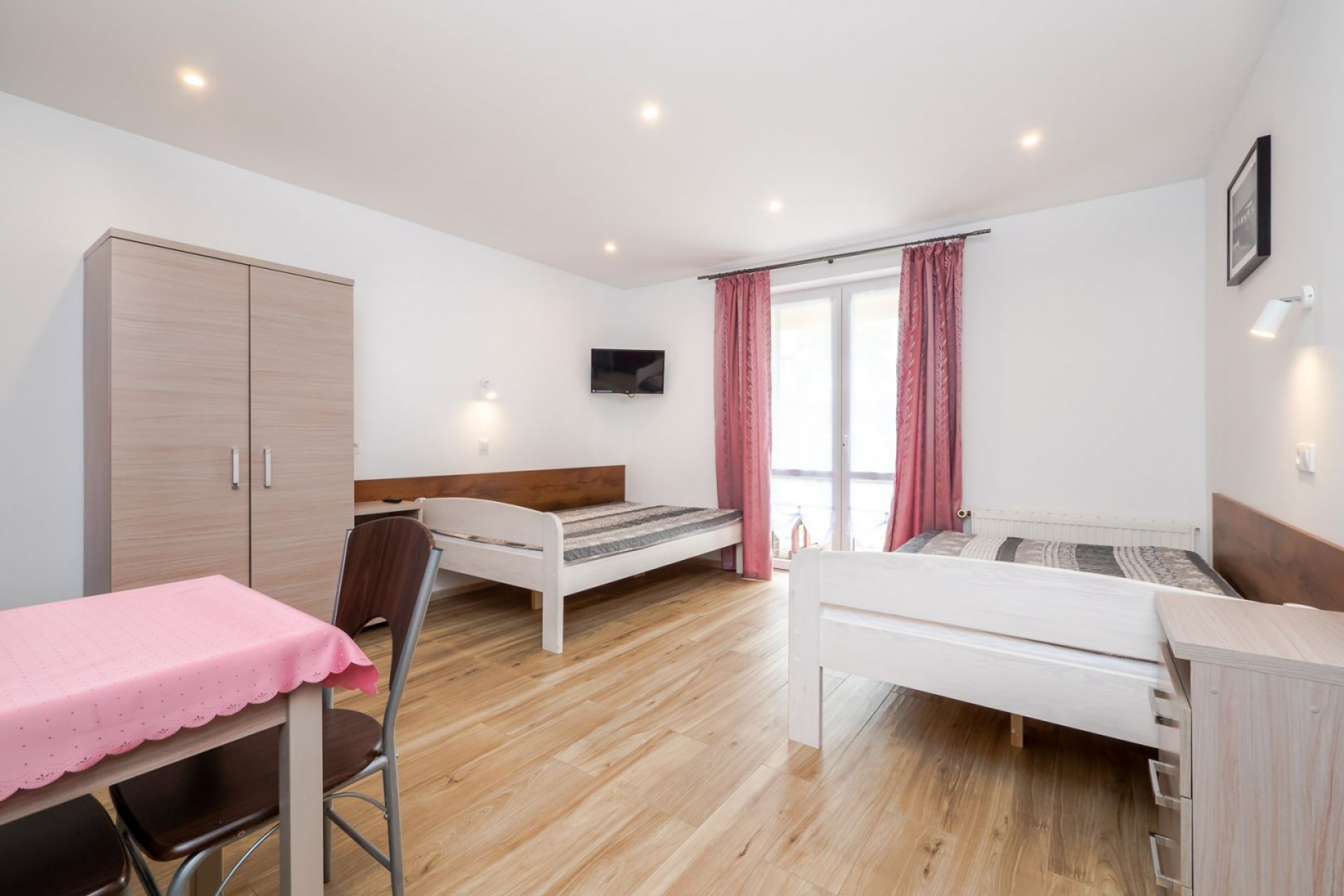 Pole Namiotowe i Pokoje U GIENIA