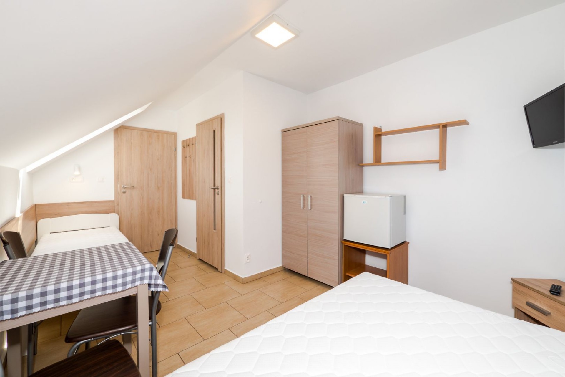 Pole Namiotowe i Pokoje U GIENIA