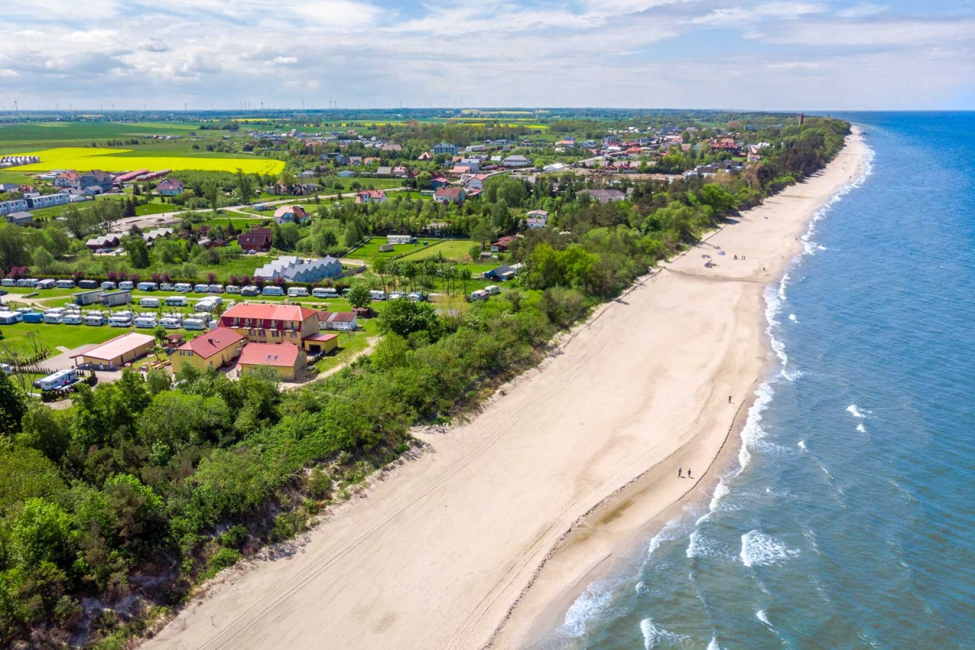 Pole Namiotowe i Pokoje U GIENIA