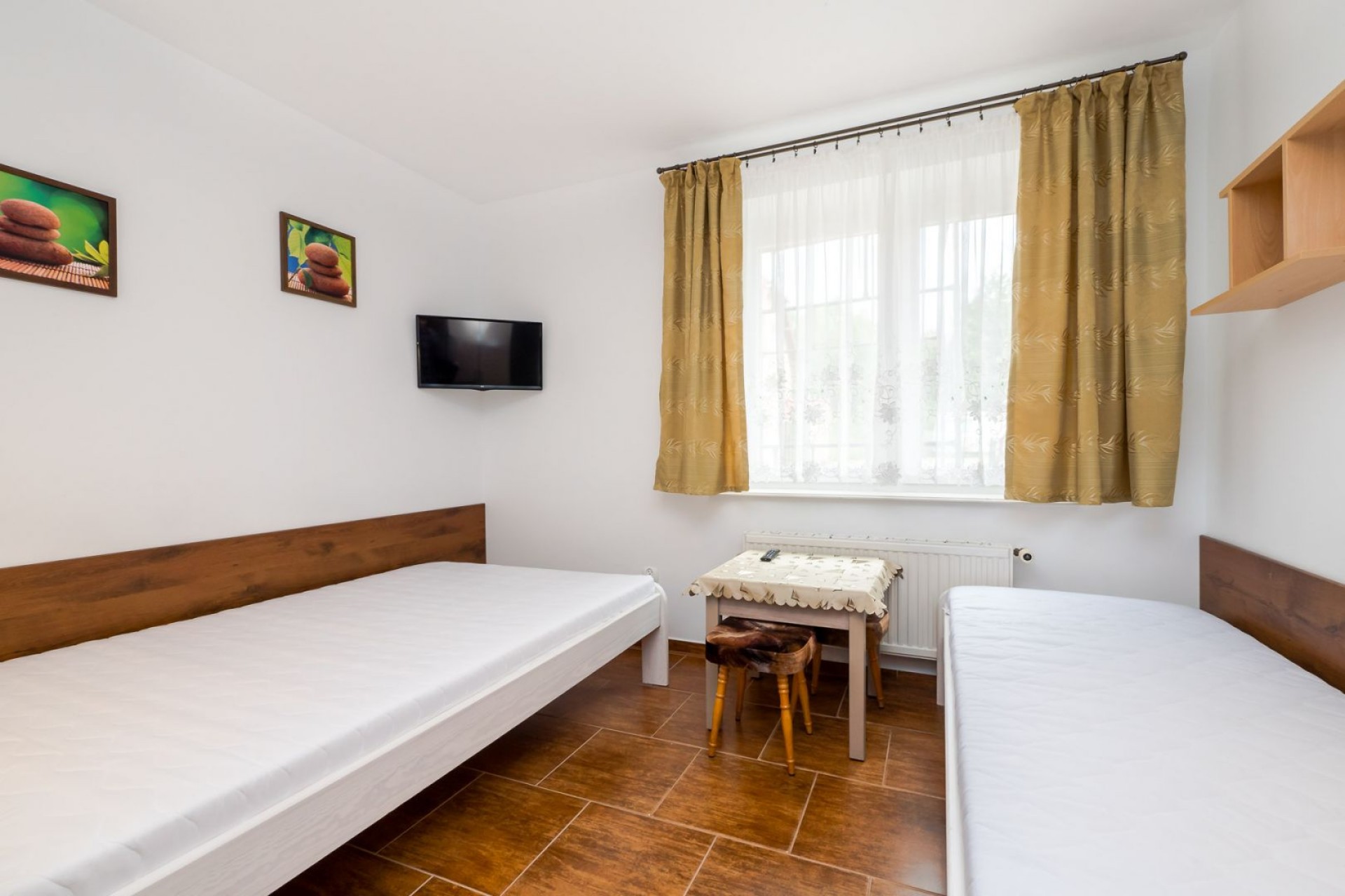 Pole Namiotowe i Pokoje U GIENIA