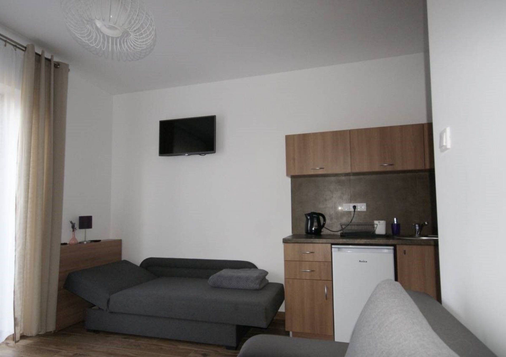 Pokoje Gościnne JASKÓŁKA