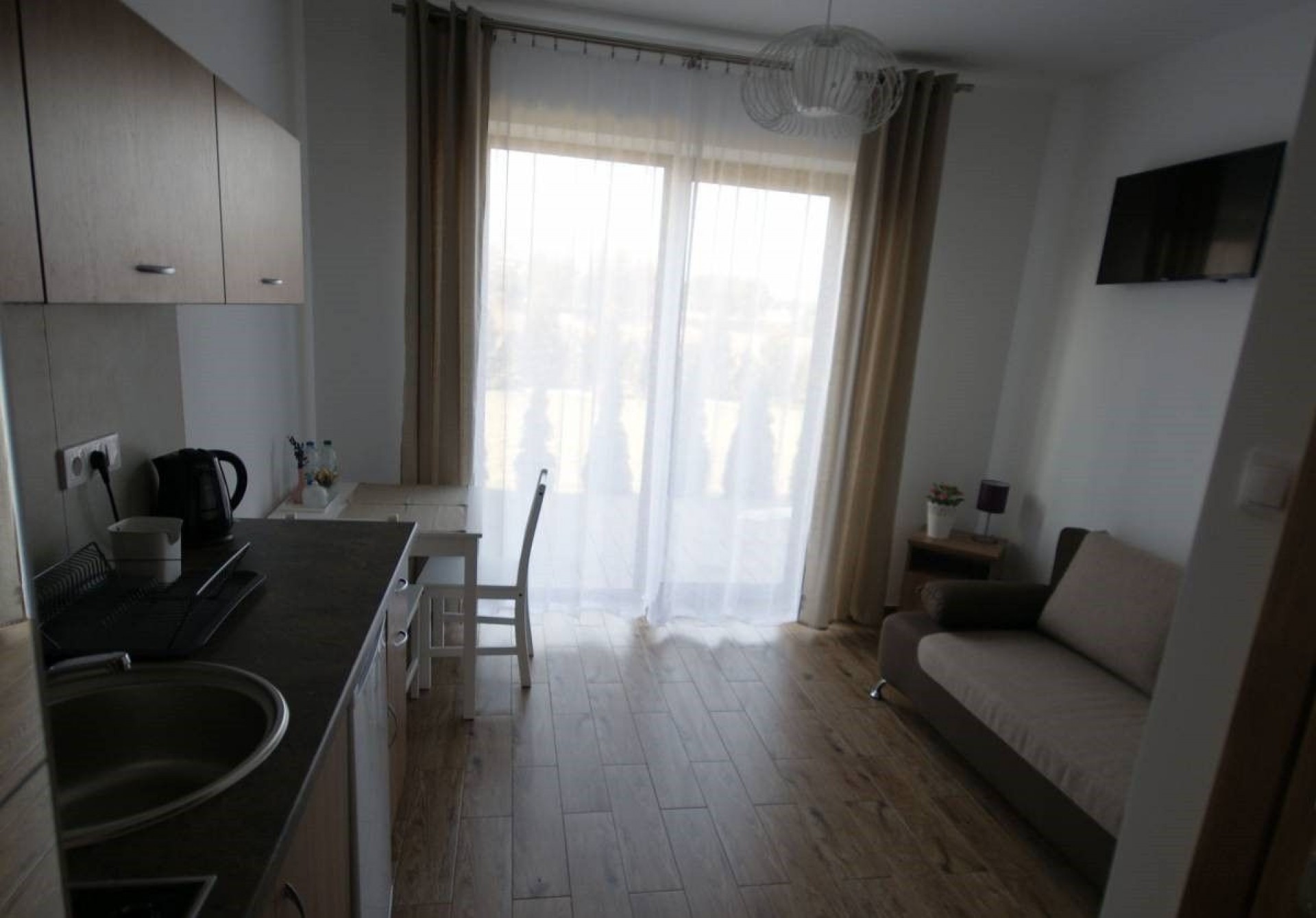 Pokoje Gościnne JASKÓŁKA