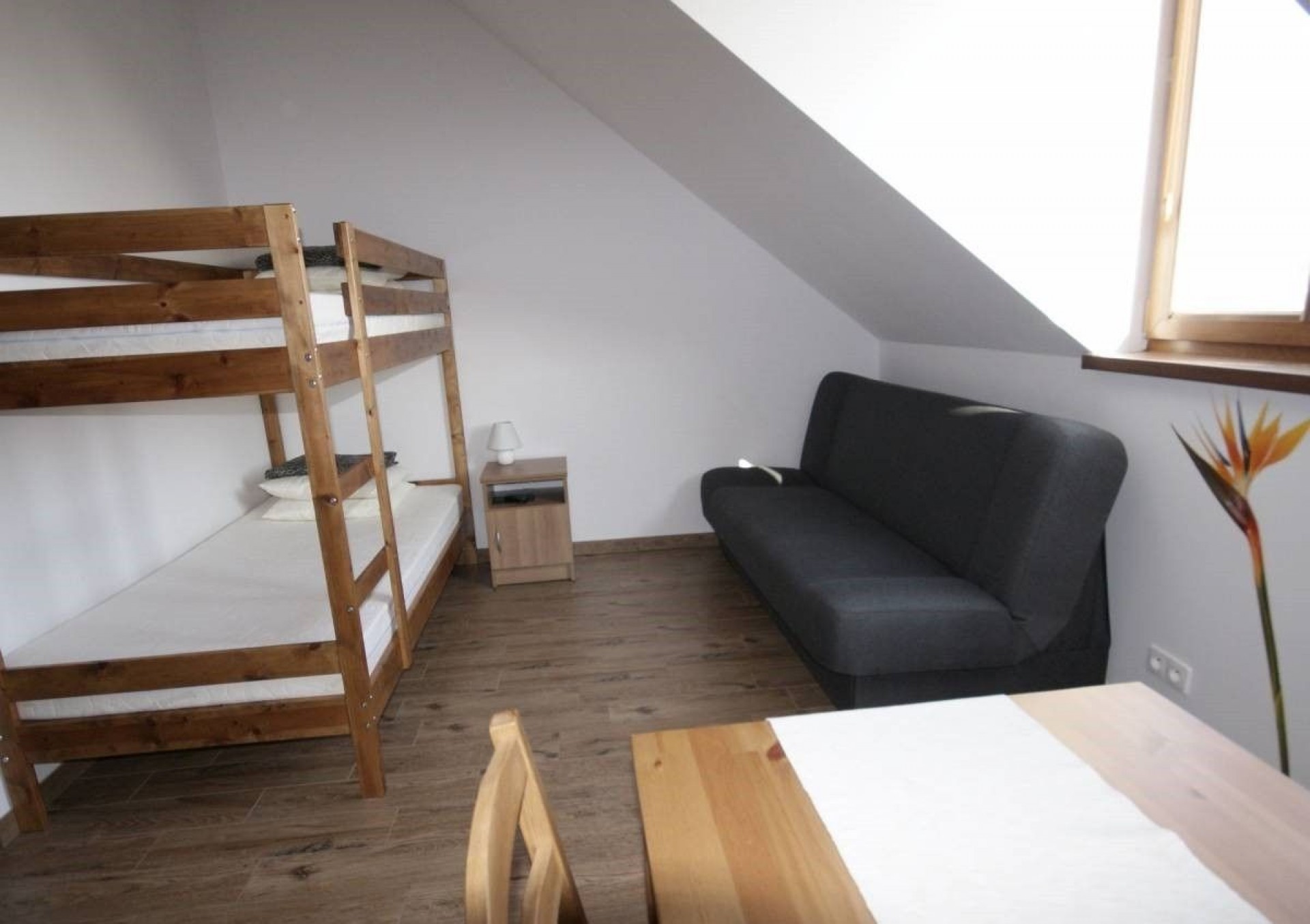 Pokoje Gościnne JASKÓŁKA