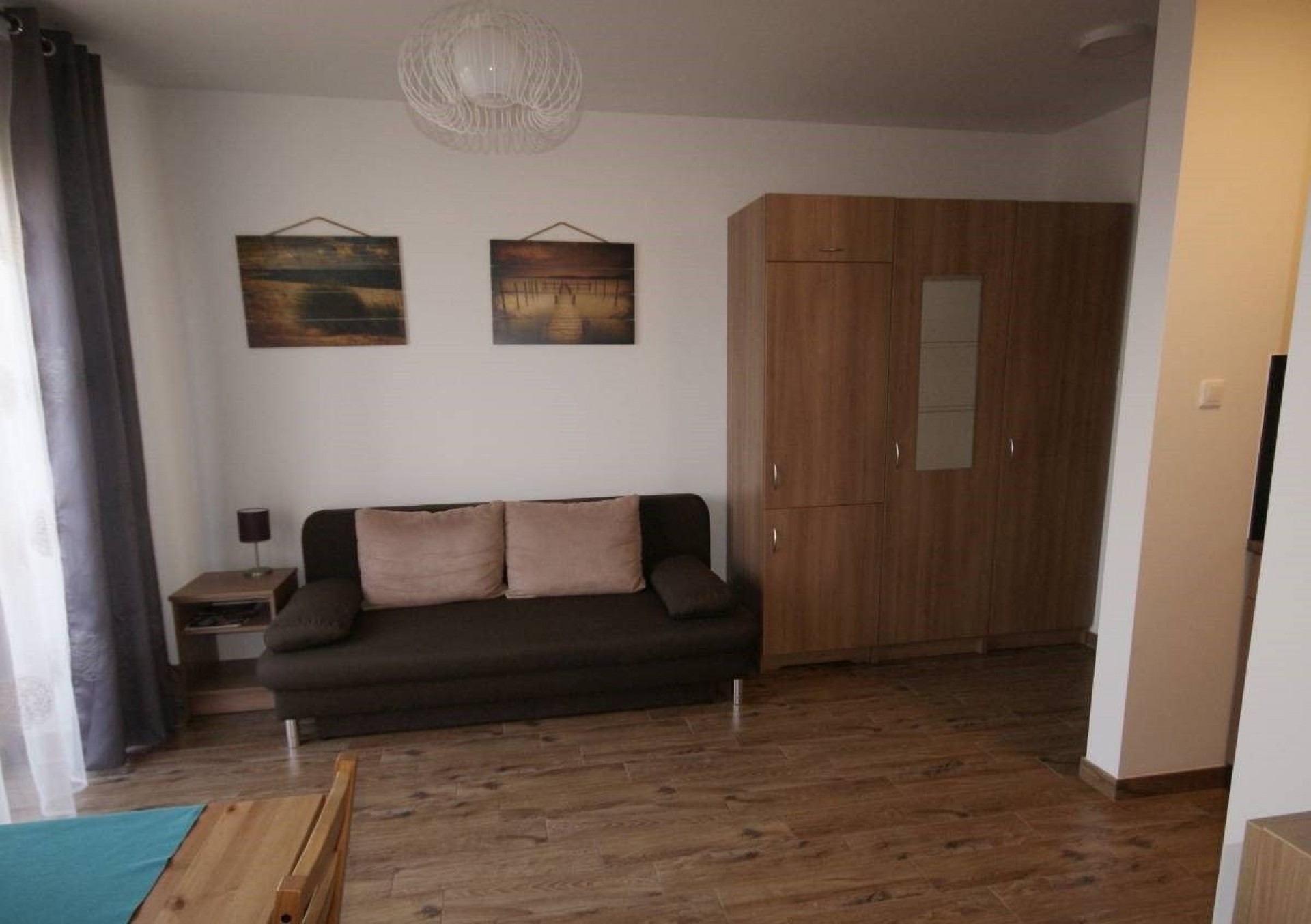 Pokoje Gościnne JASKÓŁKA