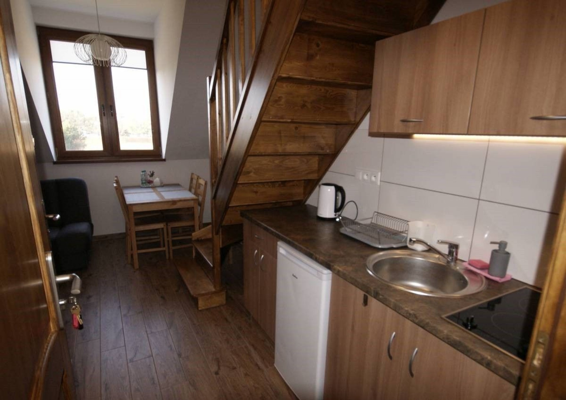 Pokoje Gościnne JASKÓŁKA