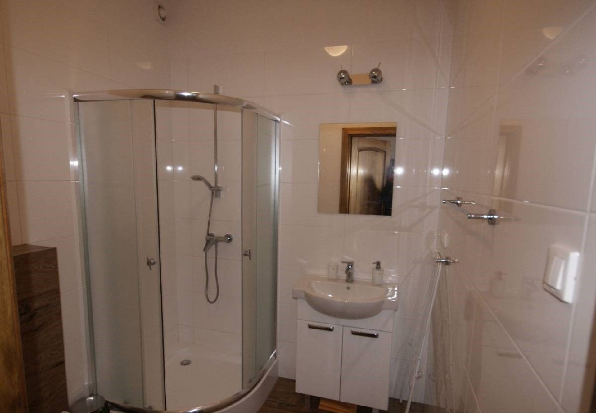 Pokoje Gościnne JASKÓŁKA