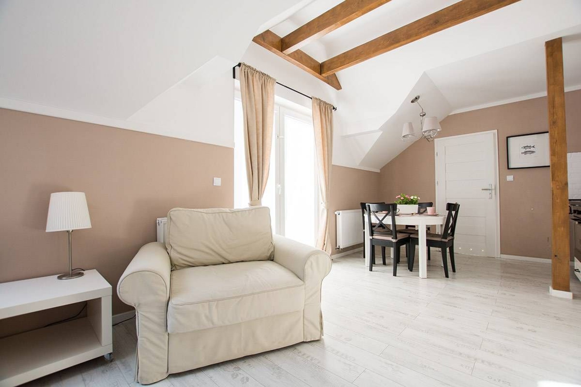 Pokoje Gościnne JANTAR