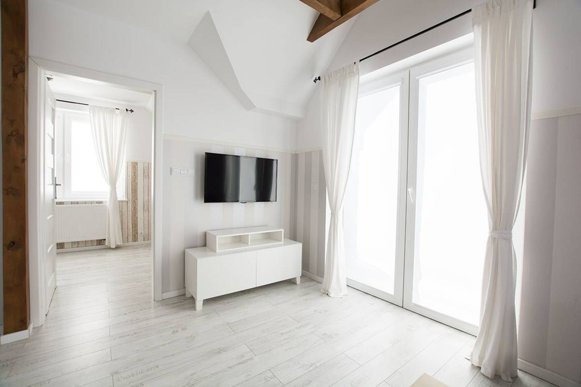 Pokoje Gościnne JANTAR