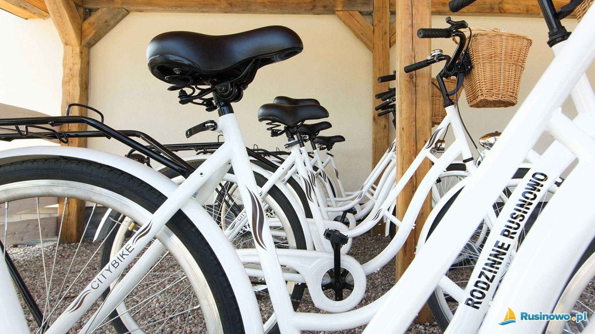 Domki Letniskowe RODZINNE RUSINOWO