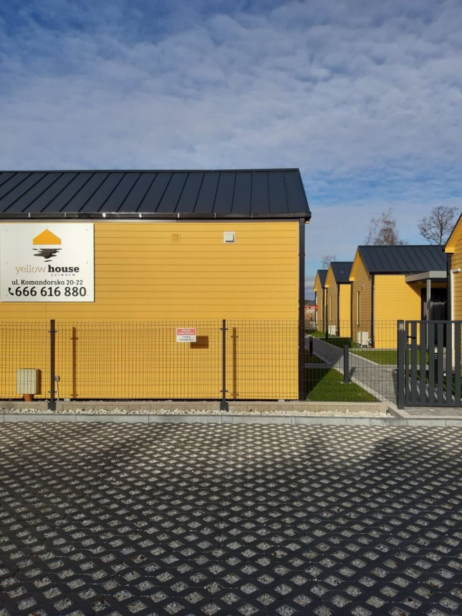 Domki YELLOW HOUSE