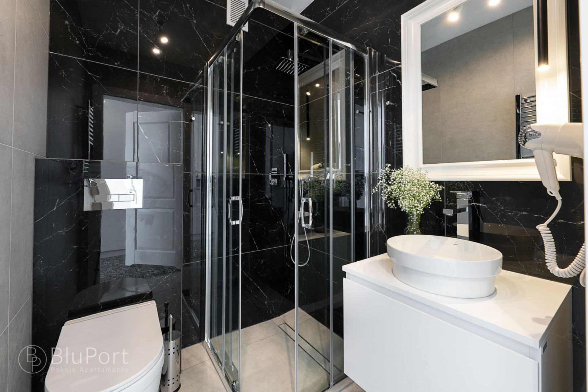 Pokoje i Apartamenty BLU PORT