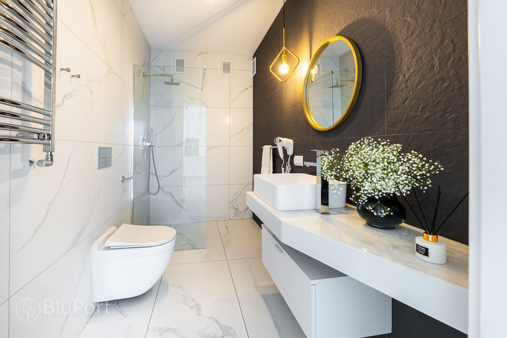 Pokoje i Apartamenty BLU PORT