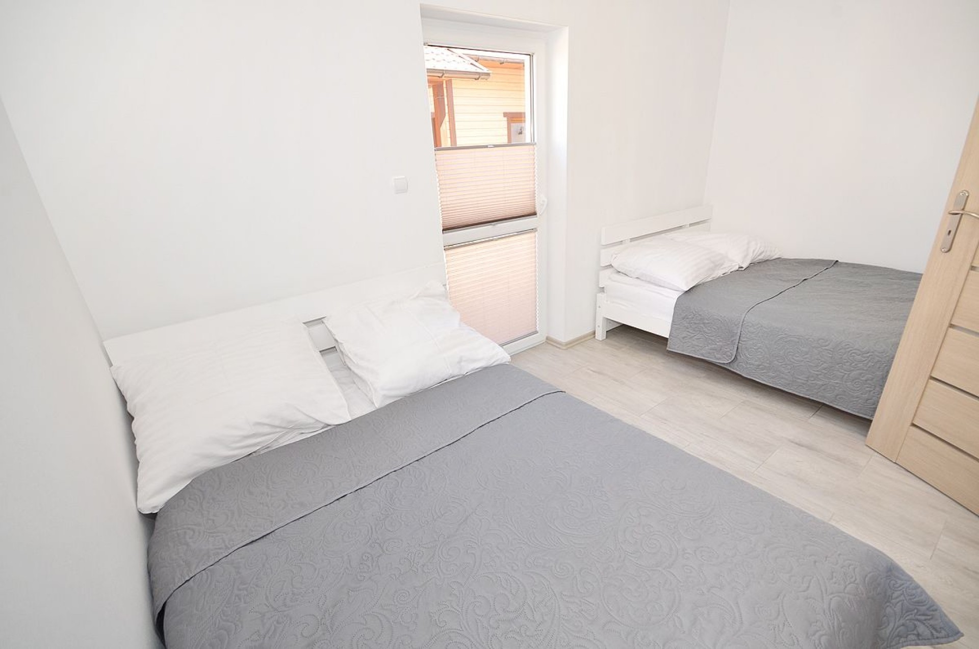 DOMKI I POKOJE CLAUDIA