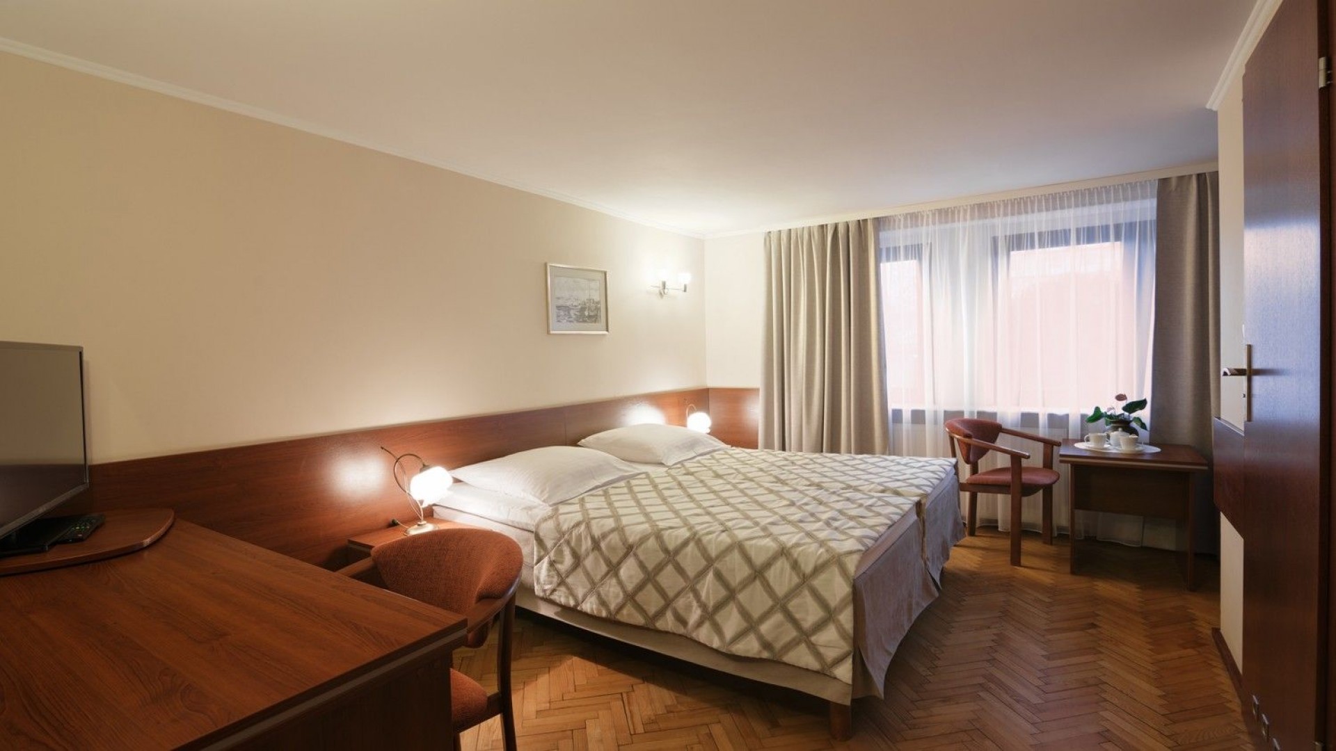 Pensjonat TADEUSZ I APARTAMENTY