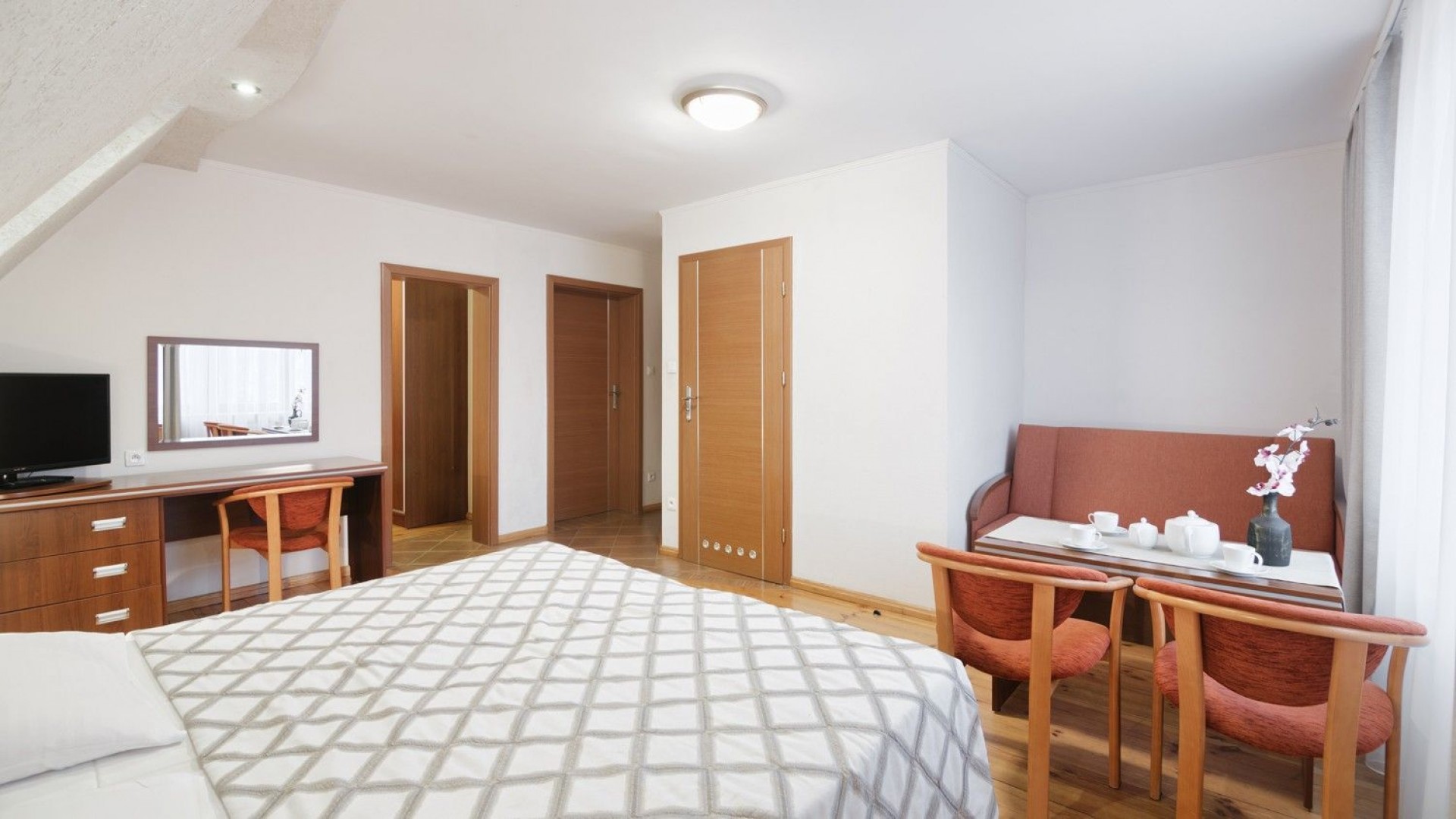 Pensjonat TADEUSZ I APARTAMENTY