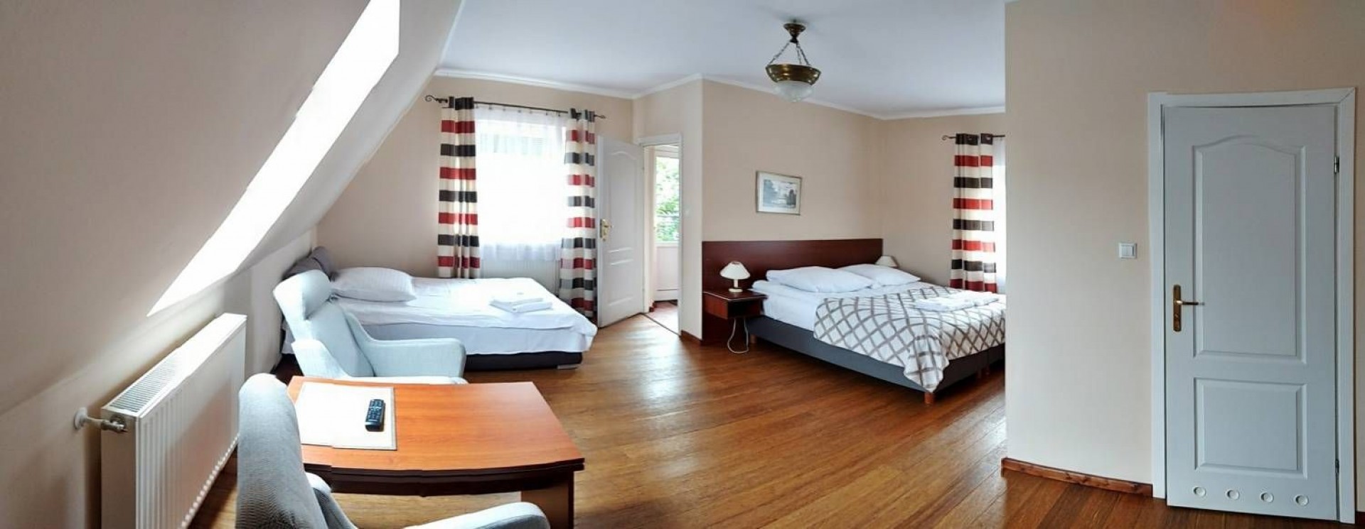 Pensjonat TADEUSZ I APARTAMENTY