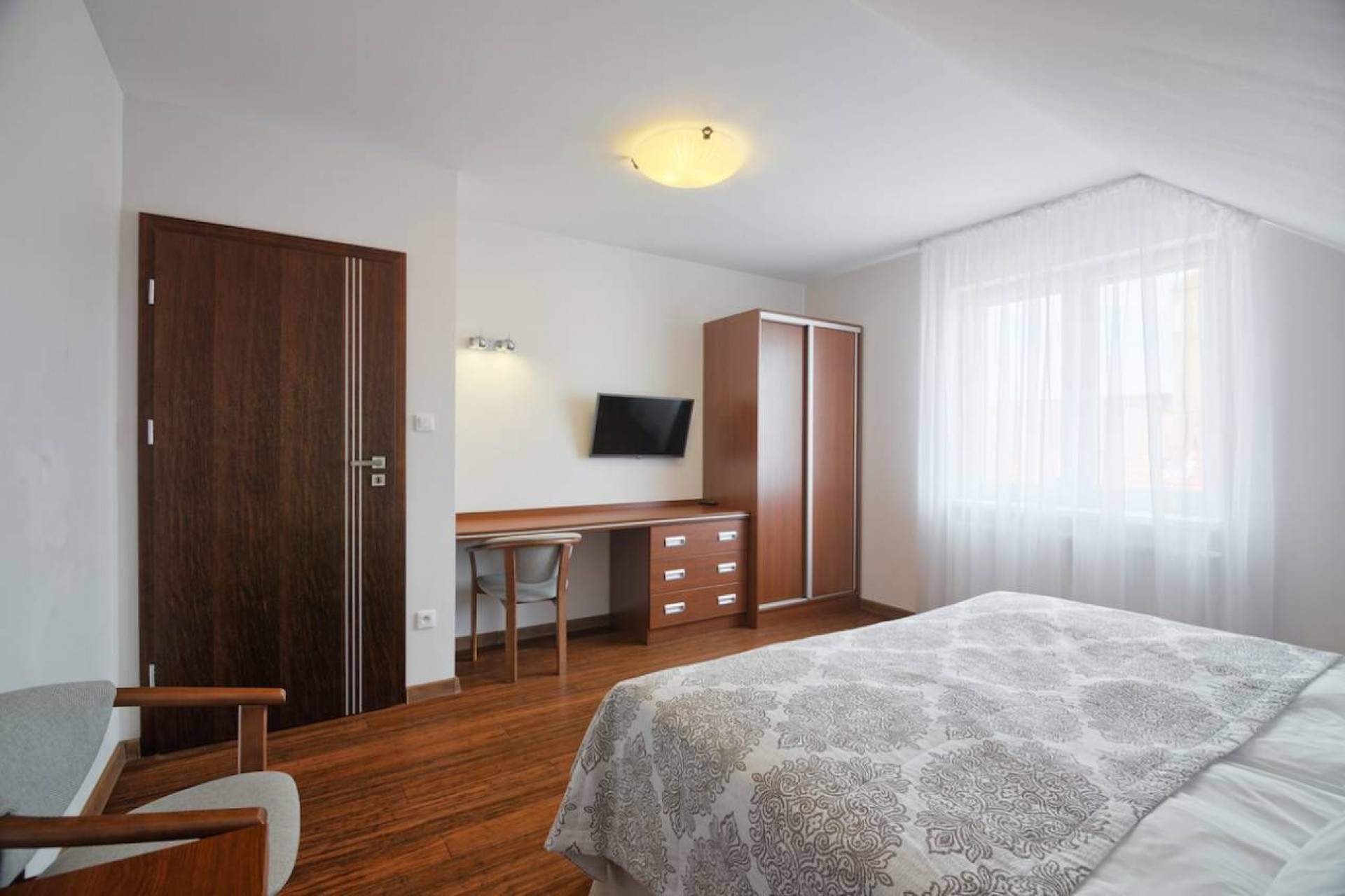 Pensjonat TADEUSZ I APARTAMENTY