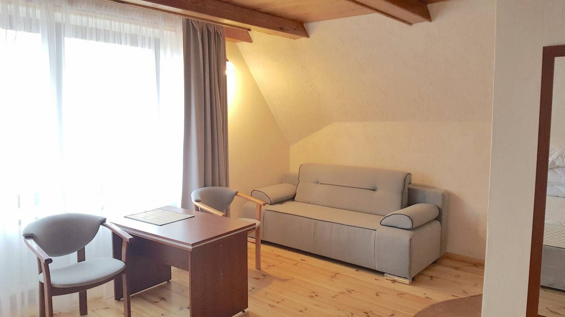 Pensjonat TADEUSZ I APARTAMENTY