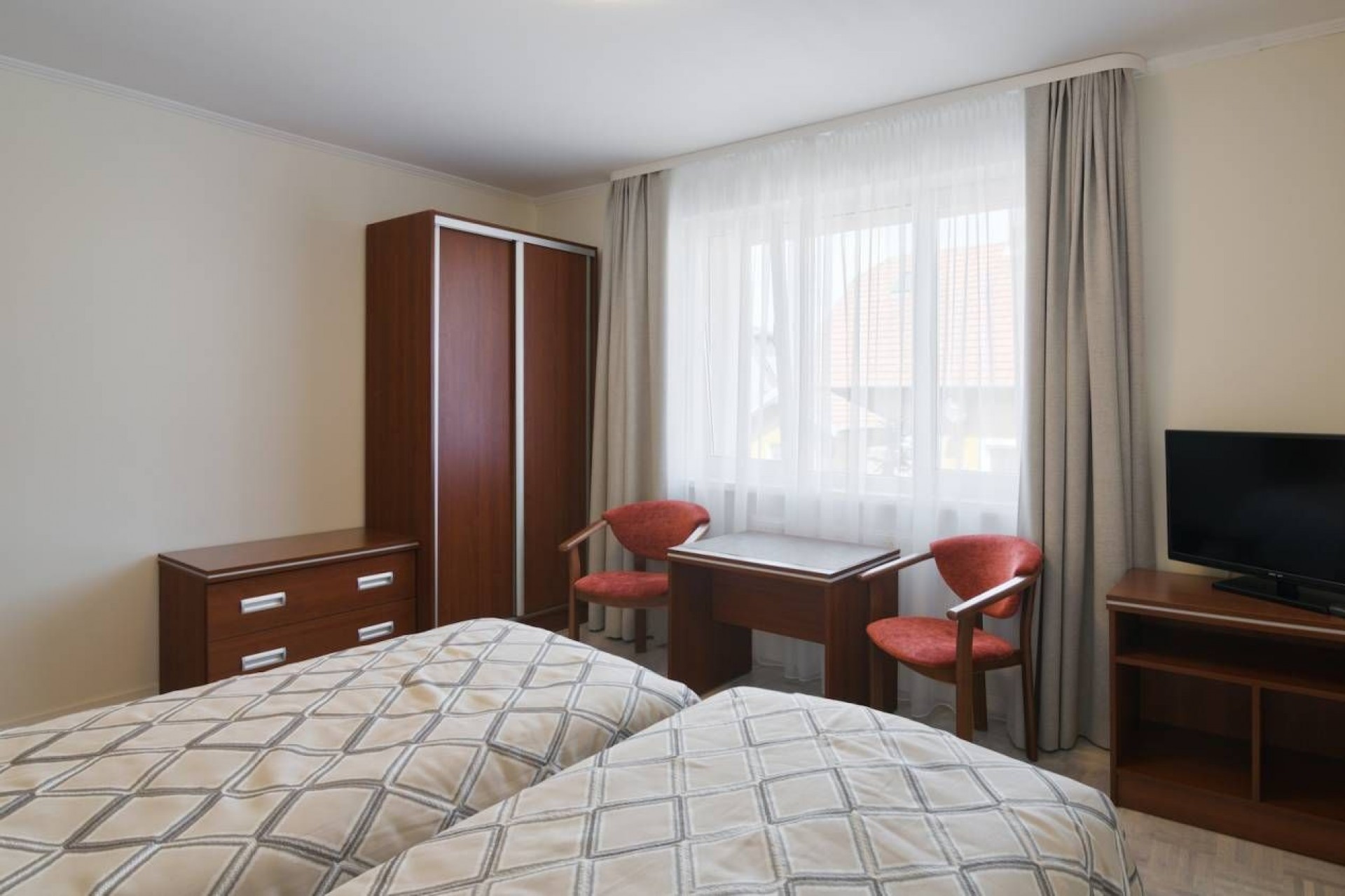 Pensjonat TADEUSZ I APARTAMENTY