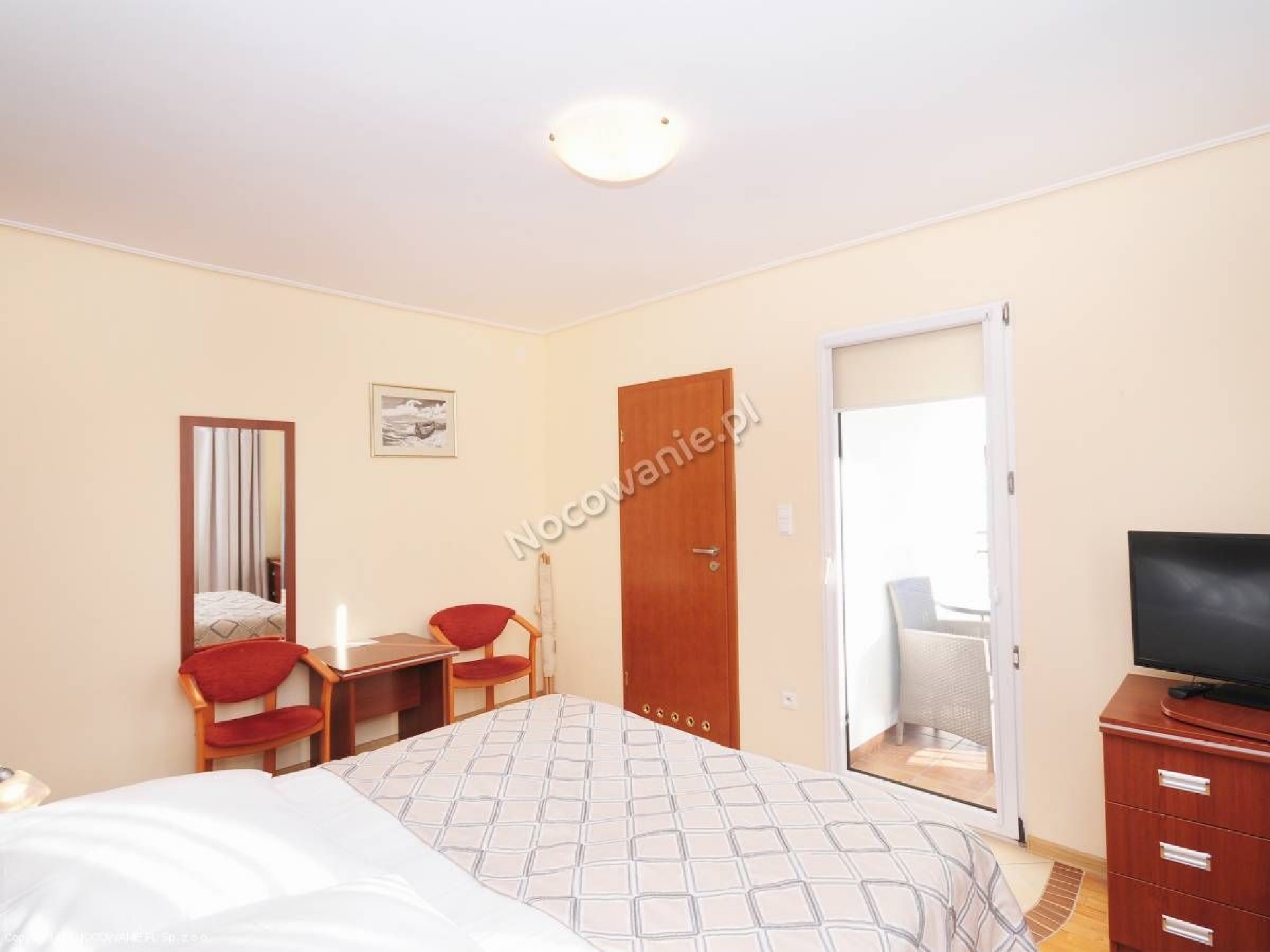 Pensjonat TADEUSZ I APARTAMENTY