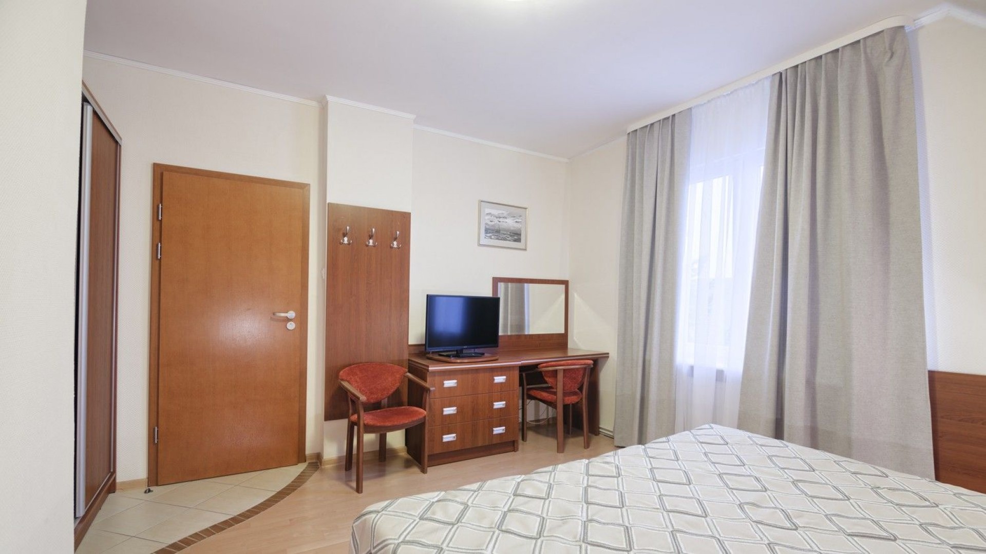 Pensjonat TADEUSZ I APARTAMENTY