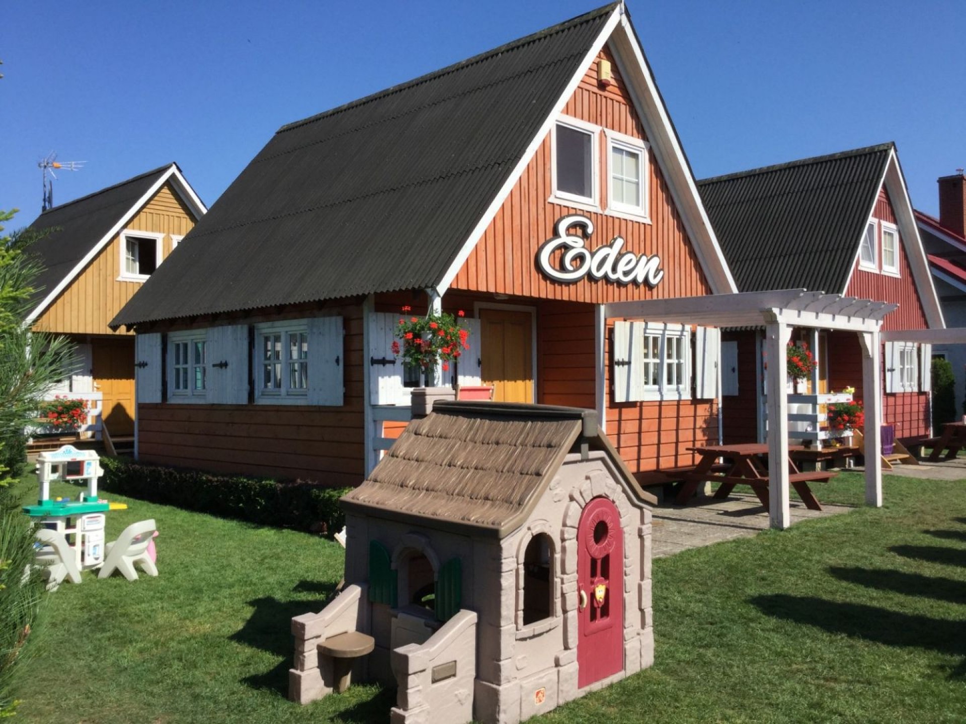 Domki Letniskowe EDEN