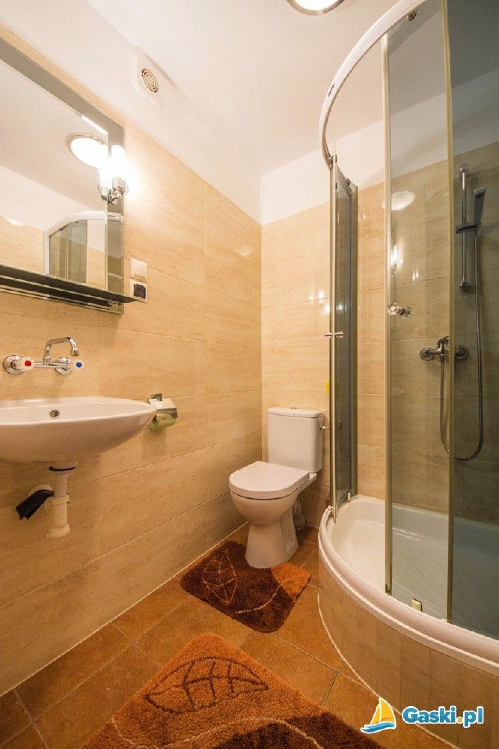 Domki i Pokoje STOKROTKA