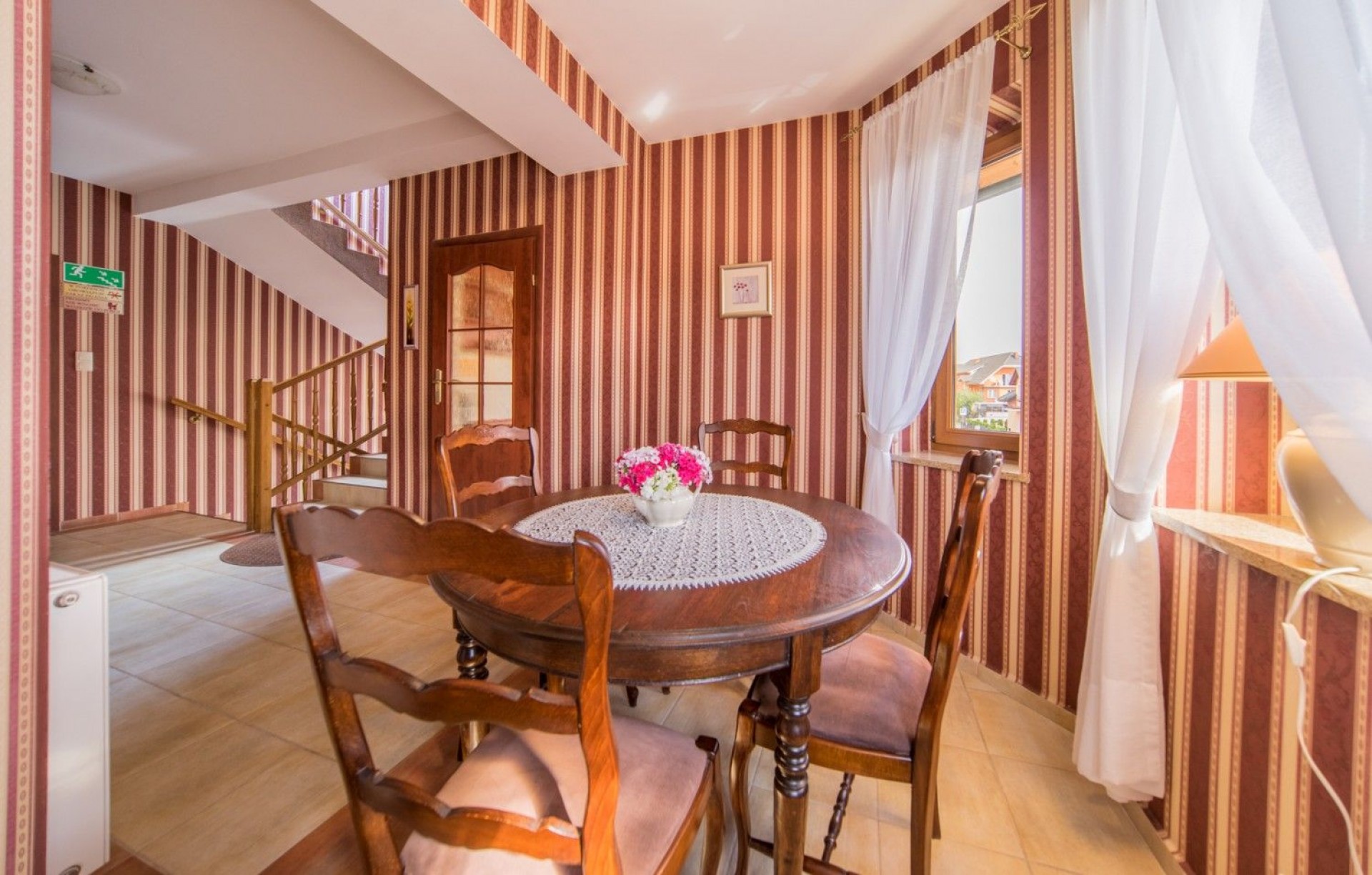 Dom    Gościnny ASTRA 