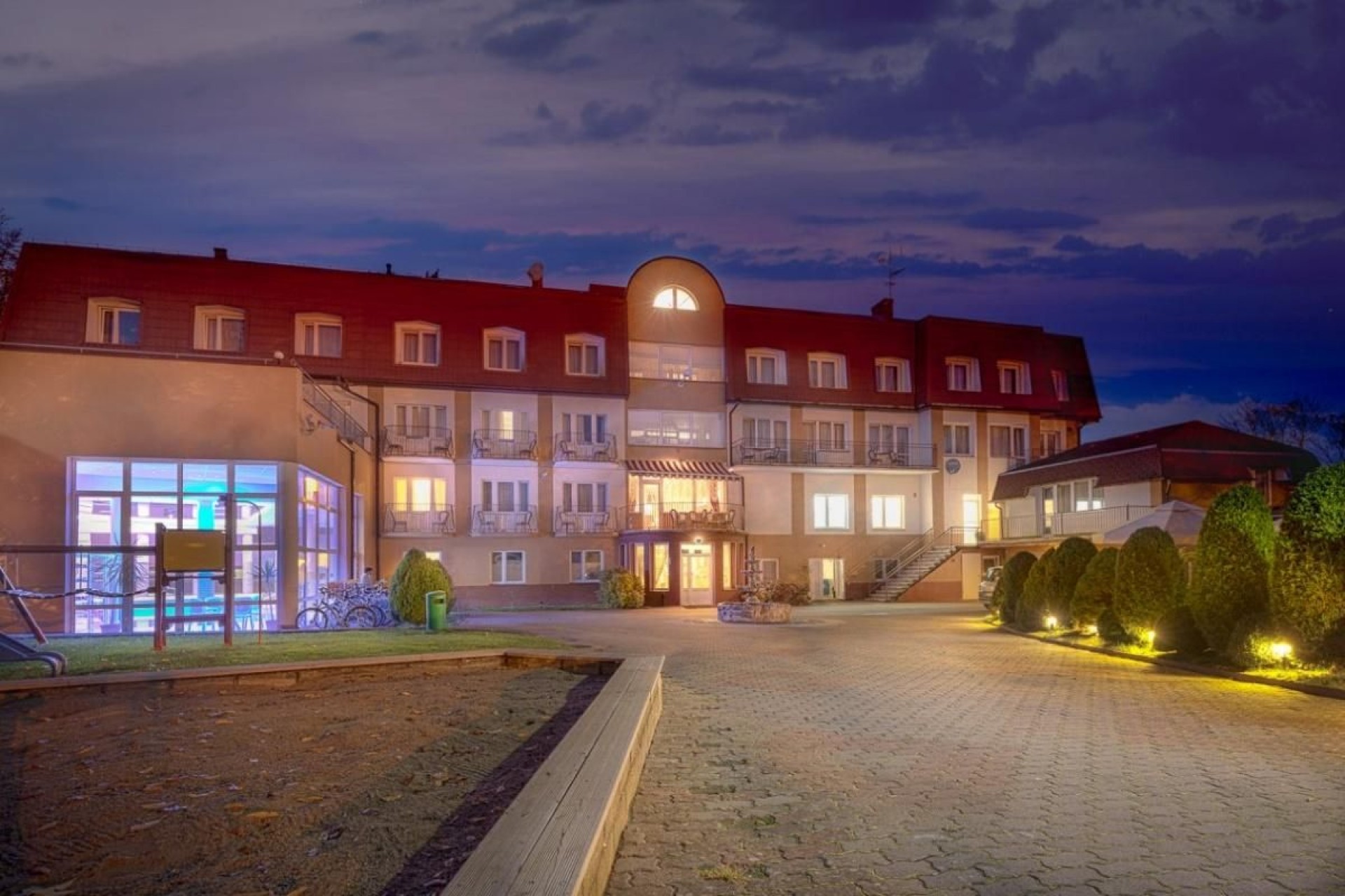 Ośrodek Wypoczynkowy JANTAR