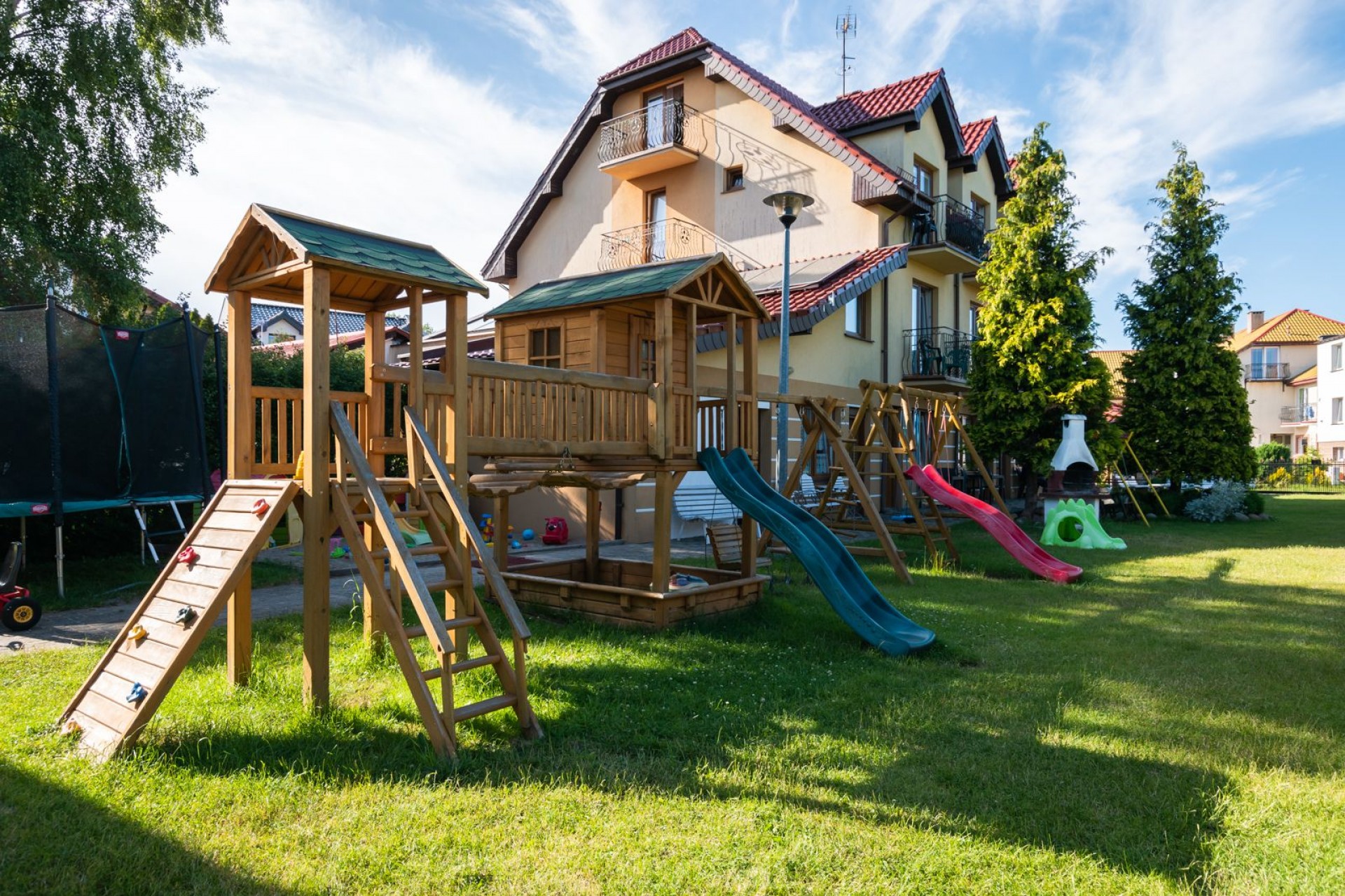 Pokoje i Domki BURSZTYN