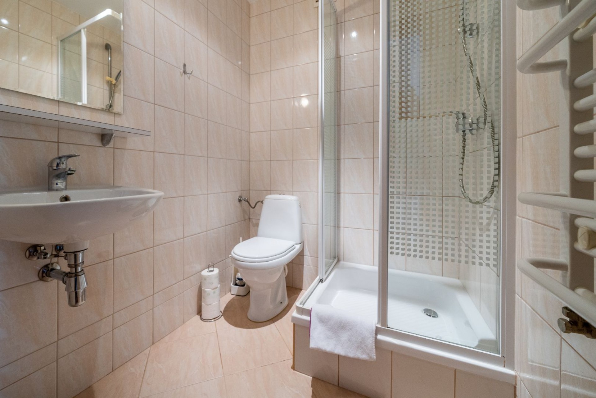 Pokój nr. 11 pierwsze piętro 3-4 osobowy