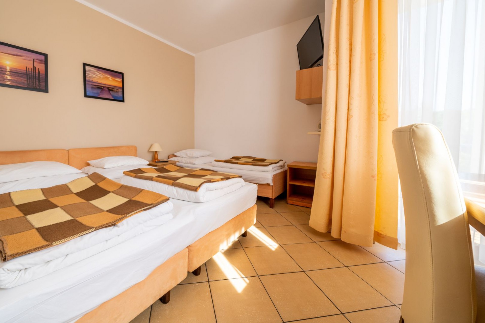 Pokój nr. 7 pierwsze piętro 3 osobowy