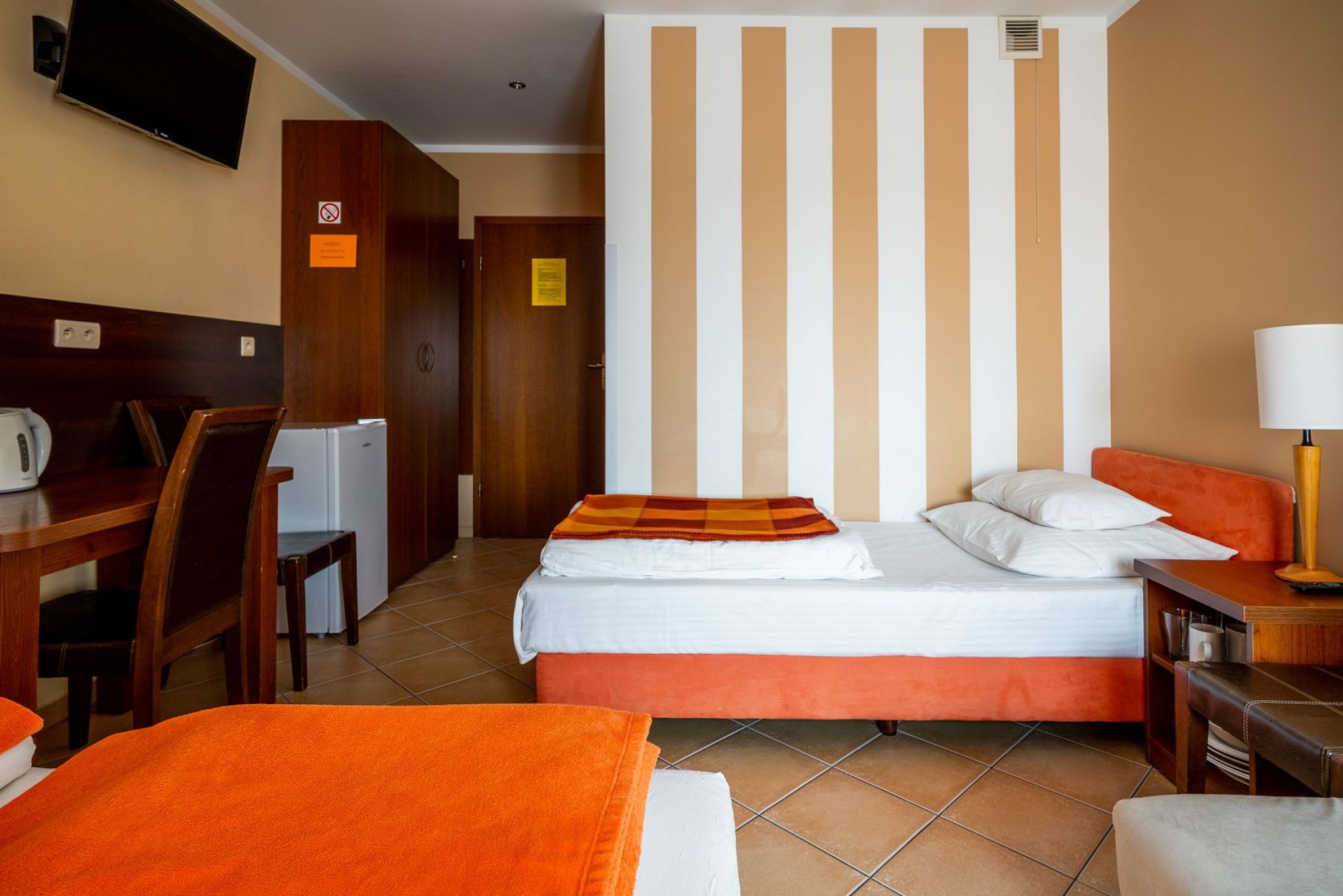 Pokój nr. 22 drugie piętro 4-5 osobowy