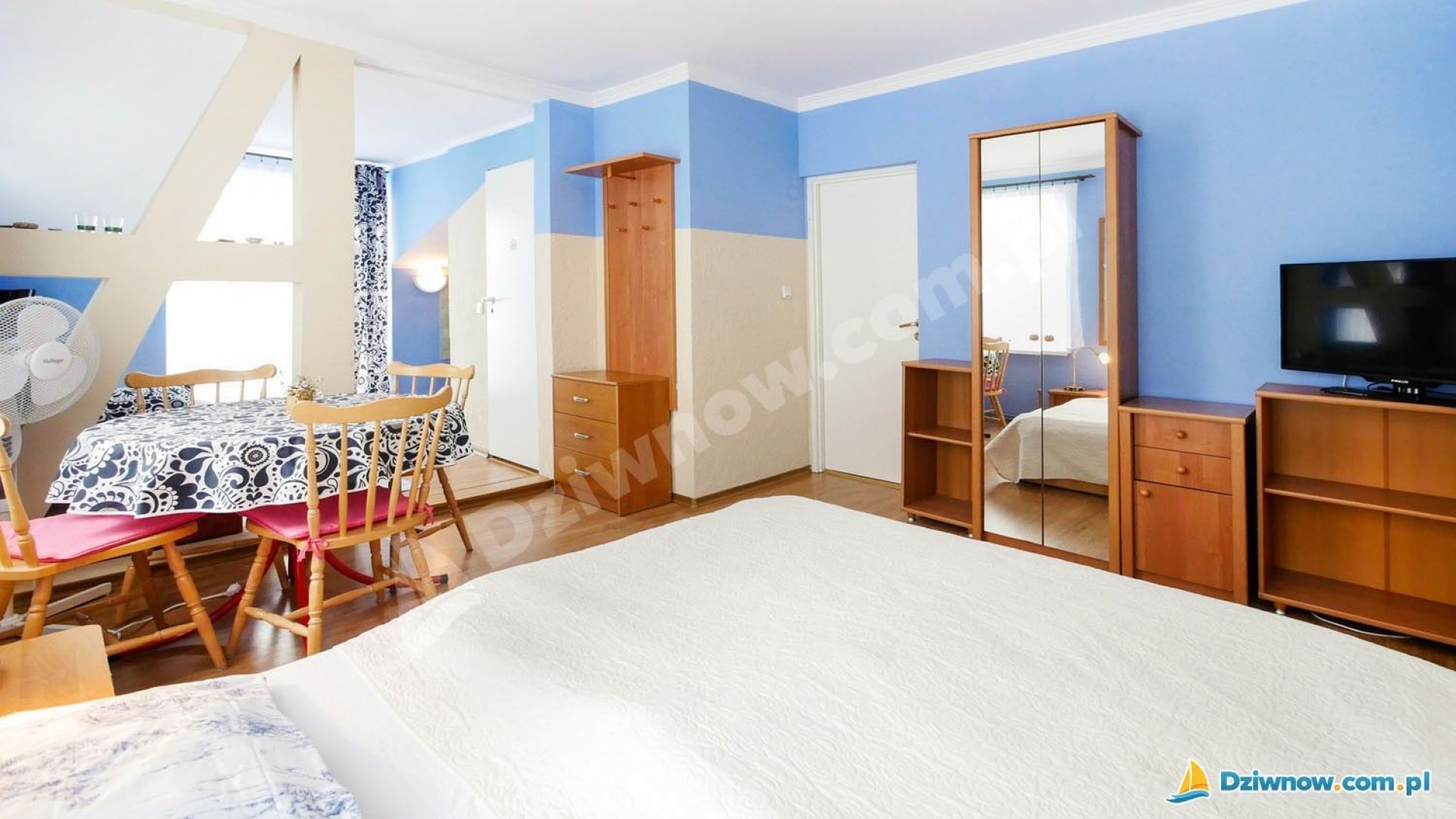 Pokoje Gościnne NIEBIESKI DOMEK