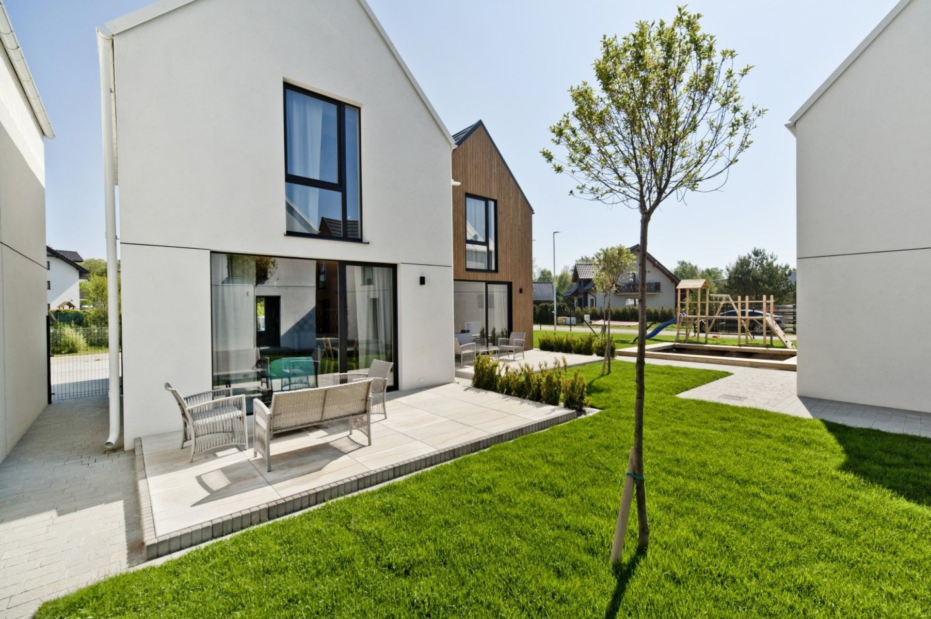 7 MODERN HOUSE