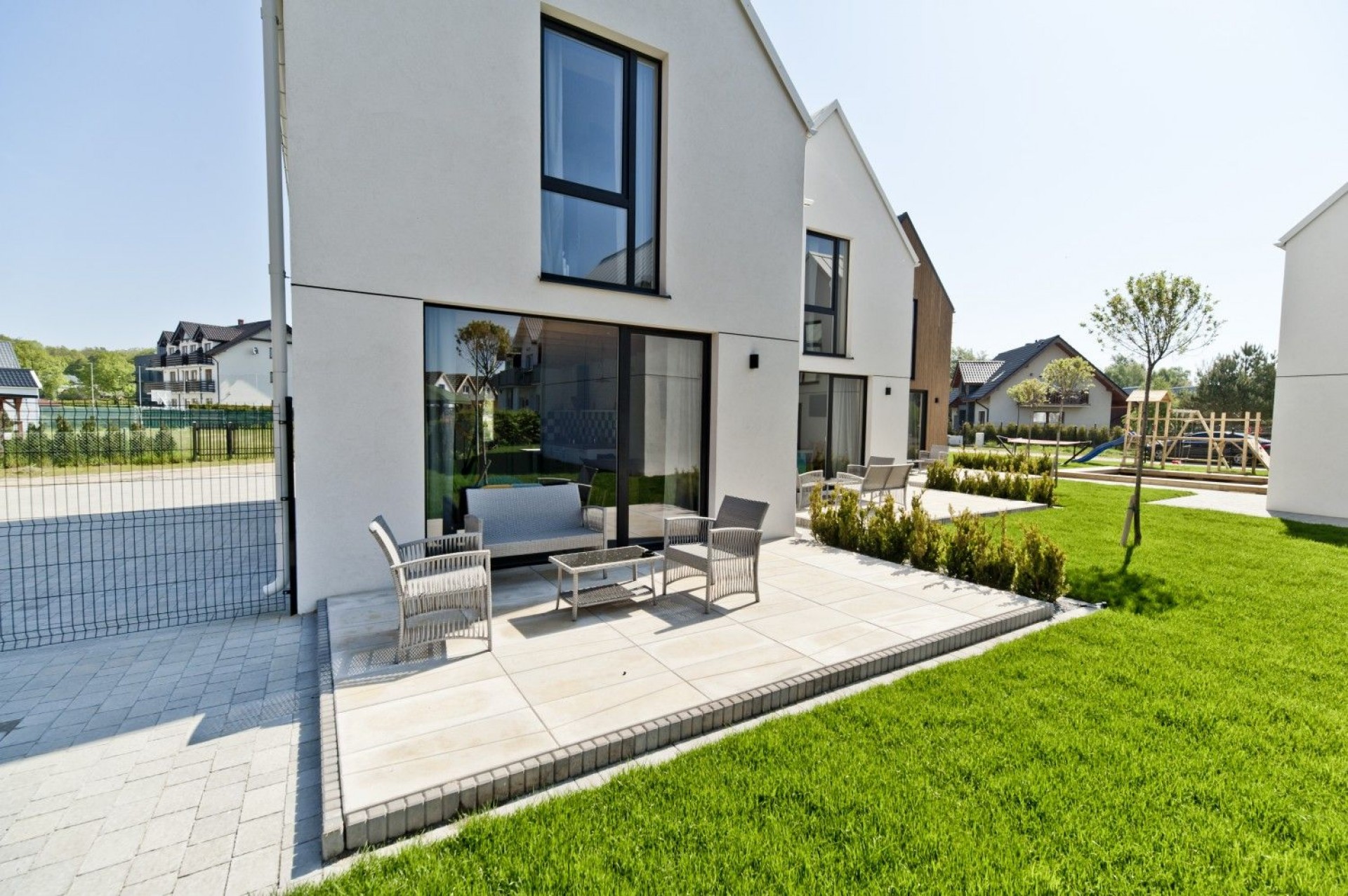 7 MODERN HOUSE